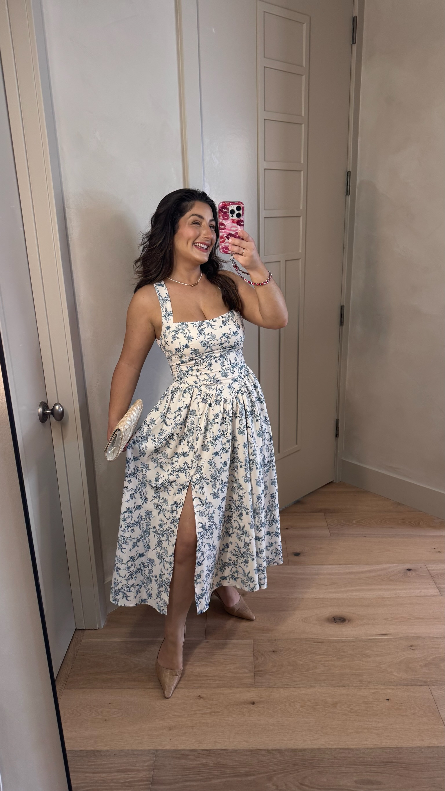 Gorgeous floral dress for spring, summer and vacations! 

Size small
5’0” 140lbs 

#LTKPetite #LTKSeasonal #LTKootd