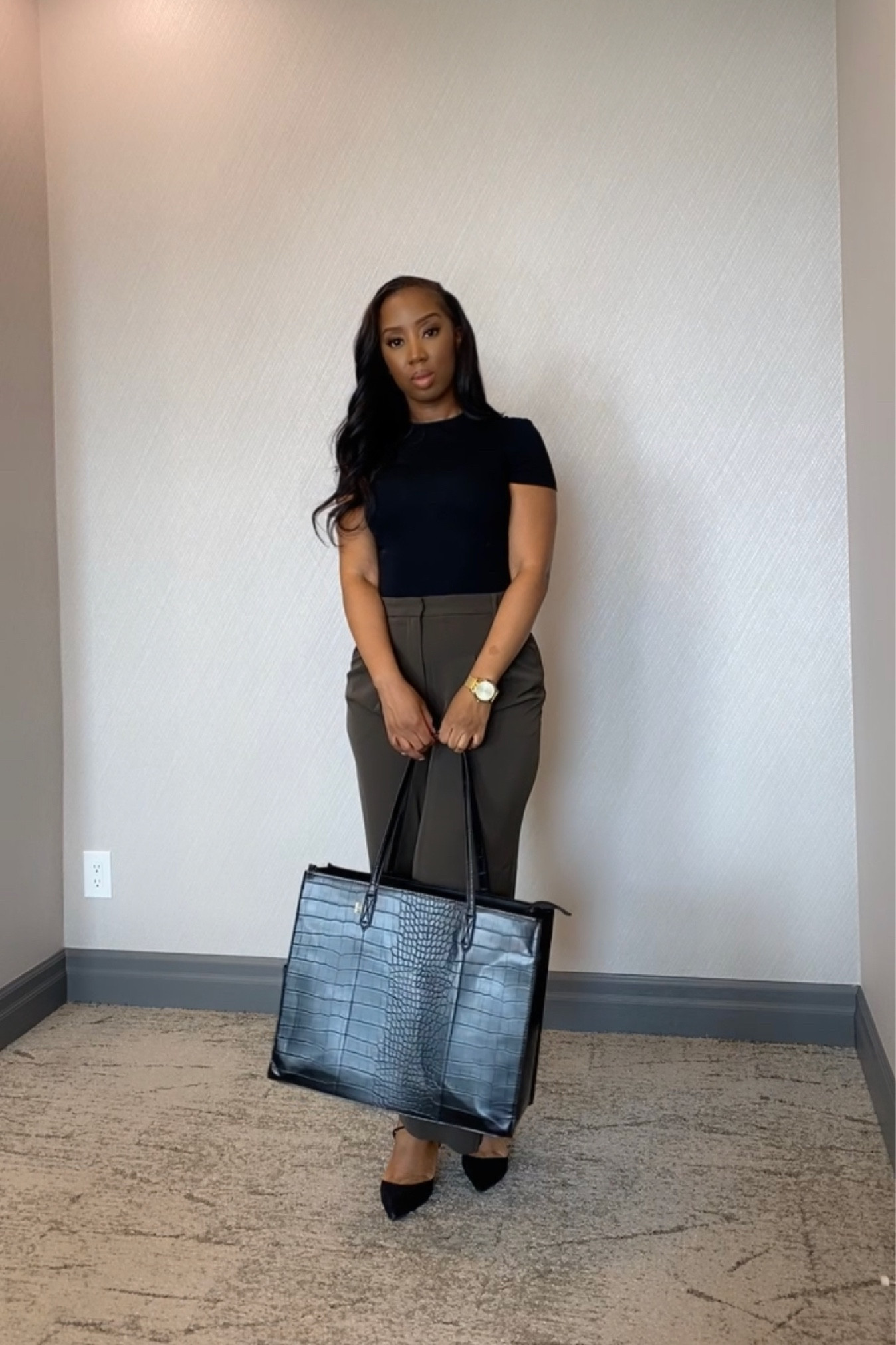 Basic tee from Zara 4174/321 linked similar options. The H&M trousers are not available in this exact colour just black and white right now. Also linked some pumps I would have wore with this outfit and that I just might end up purchasing myself lol 

#LTKworkwear