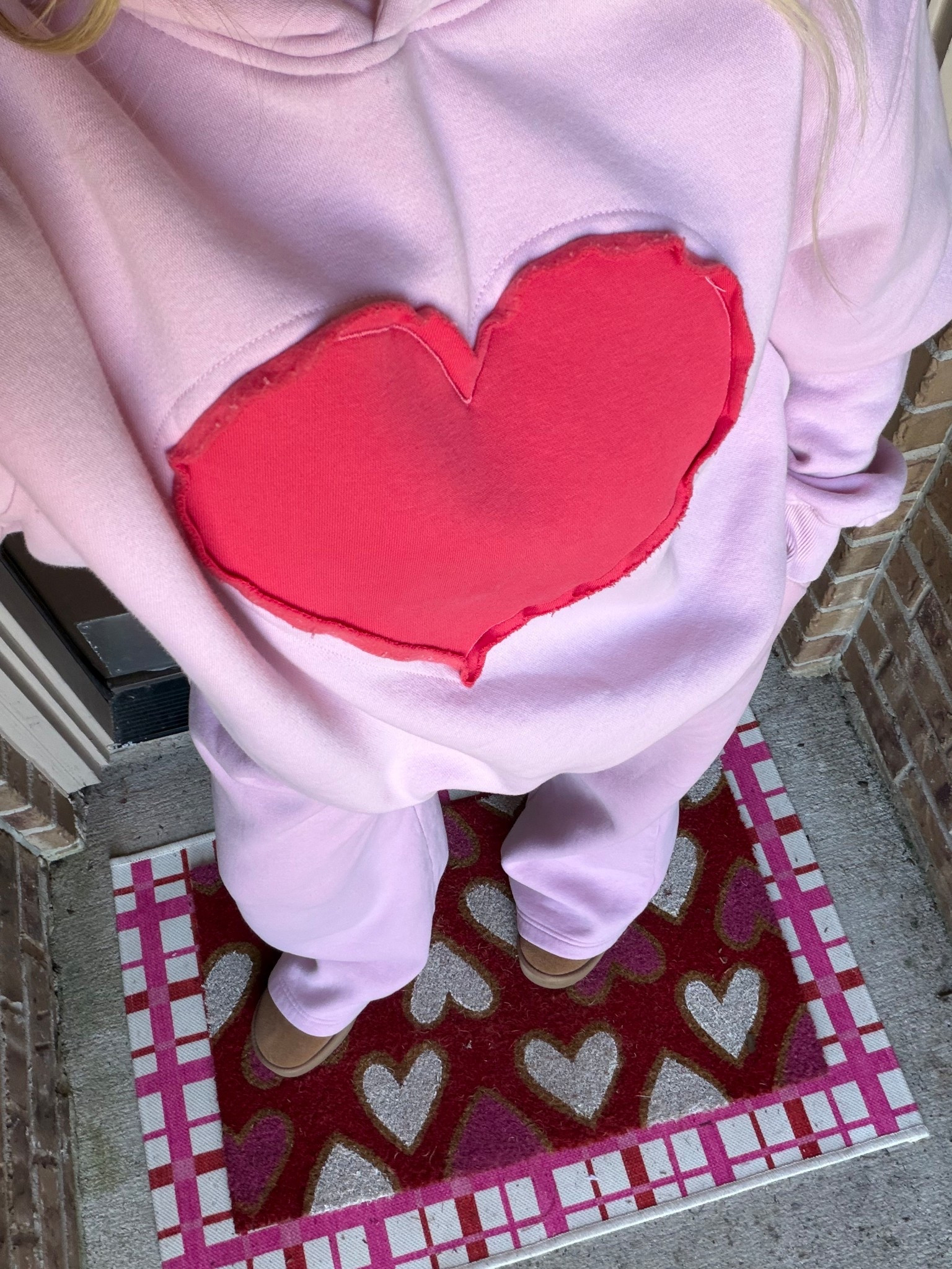 Comfy cute outfit
Heart hoodie n
Sweatpants pale mauve size m
Platform Ugg boots 
Valentine’s Day outfit 

#LTKootd #LTKFindsUnder100 #LTKSaleAlert