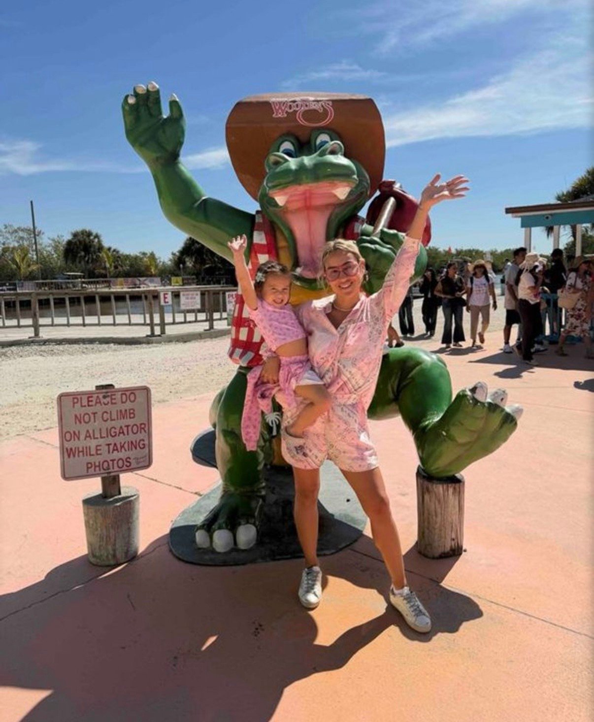 Code Aivanelli35 for my set!

#LTKgrwm #LTKootd #LTKdayinmylife