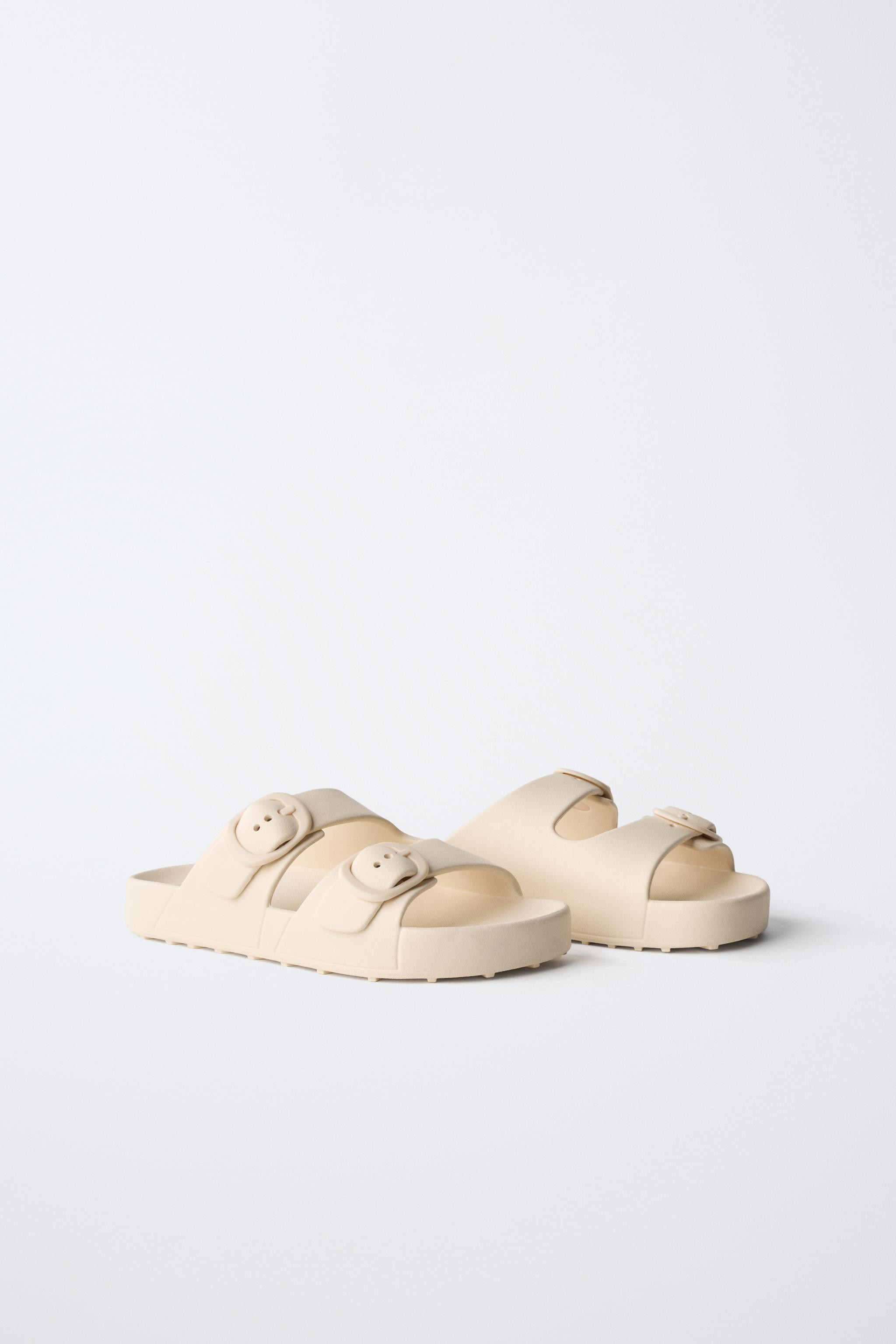 RUBBERISED BUCKLED SANDALS | Zara UK