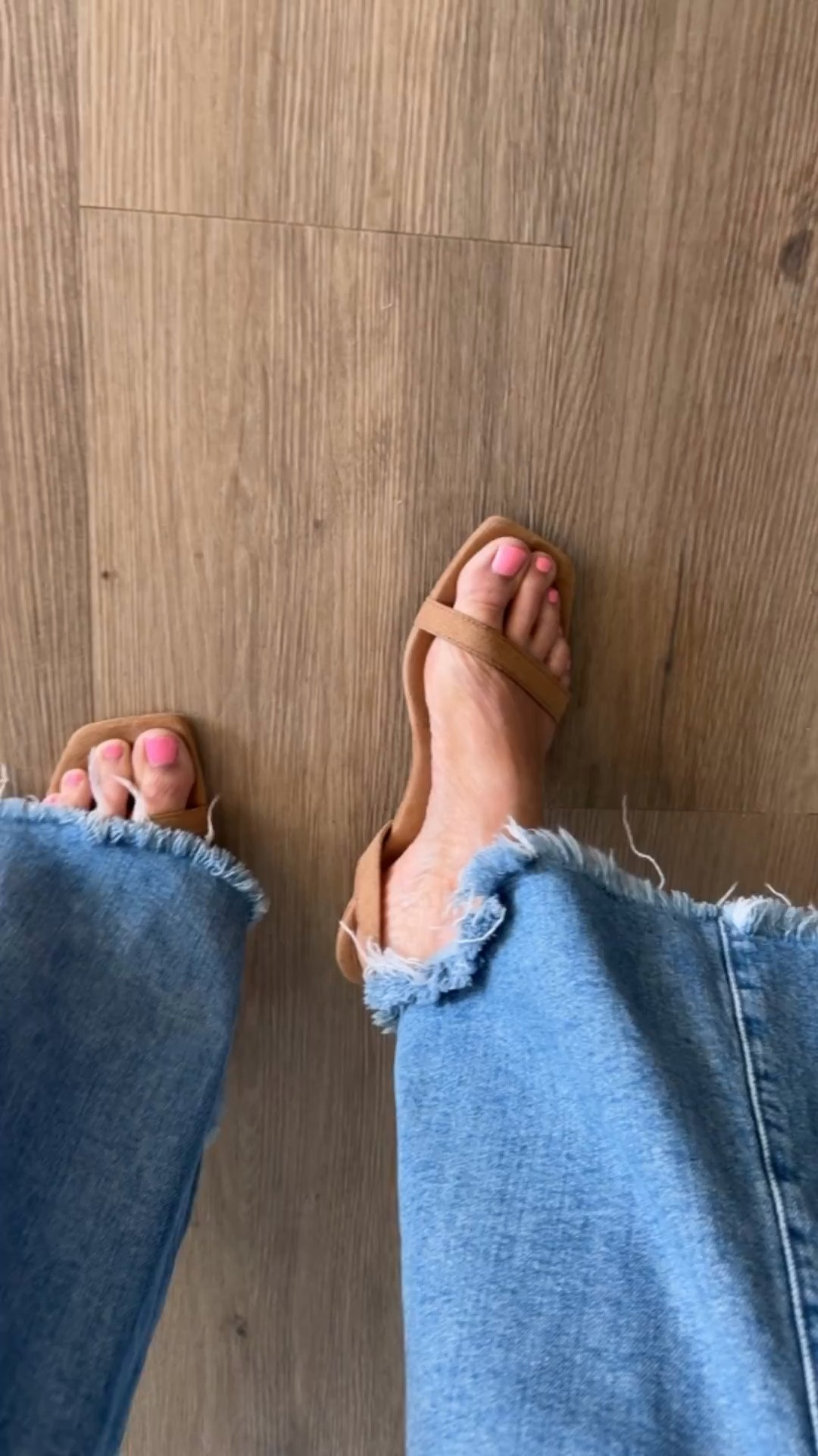 Target kitten heels. Most of their shoes having been running big for me. In these the 8 fit better than the 7.5. I’m between a 7.5 and an 8 for reference
Sized up to a medium tee 

Comment SHOP below to receive a DM with the link to this post on my LTK ⬇ https://liketk.it/64XOT #ltkover40