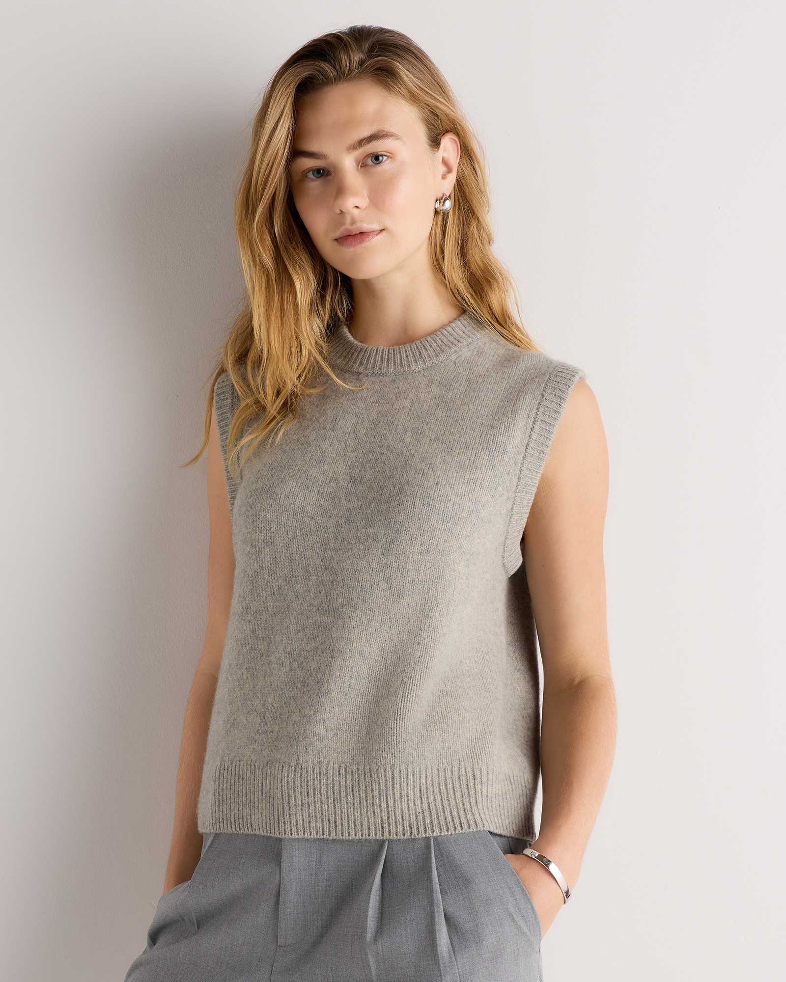 Quince | Women's 100% Yak Crewneck Sweater Vest in Black, Size Small | Quince