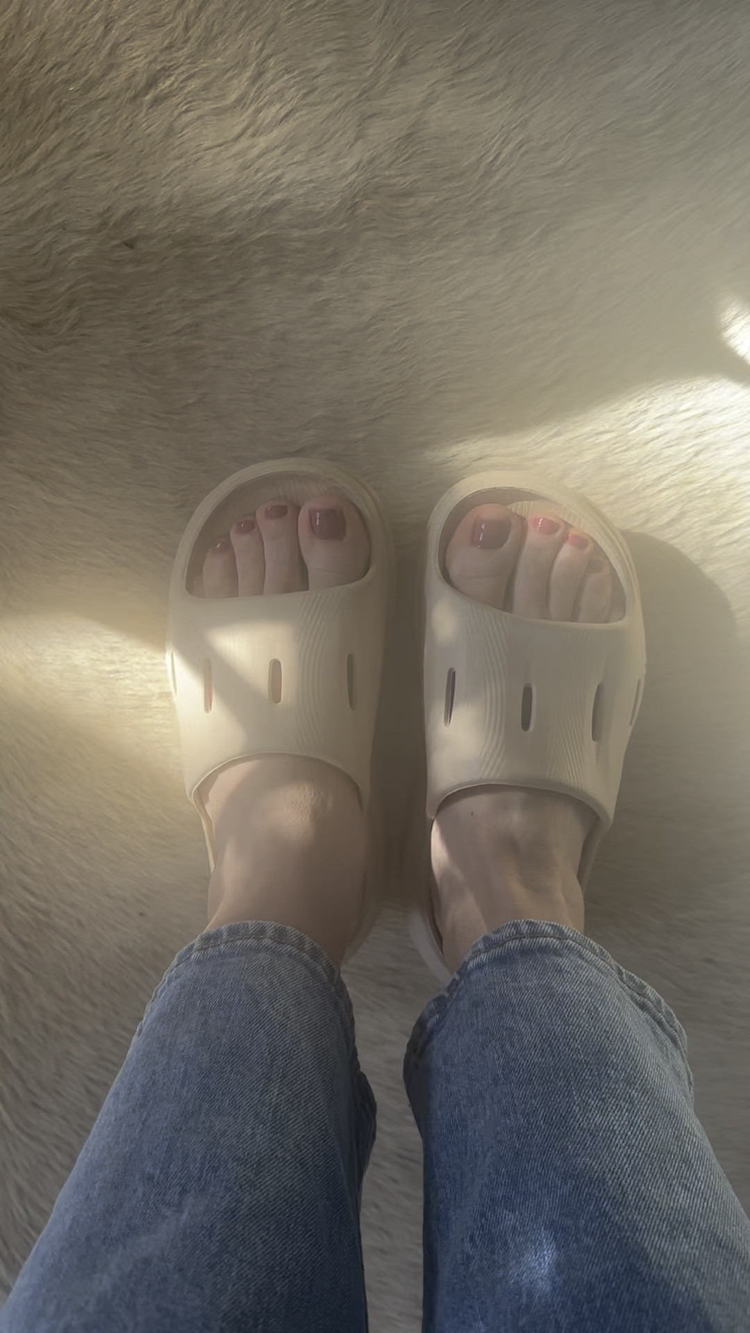 New slides, so comfortable !

#LTKOver40 #LTKFindsUnder100 #LTKShoeCrush