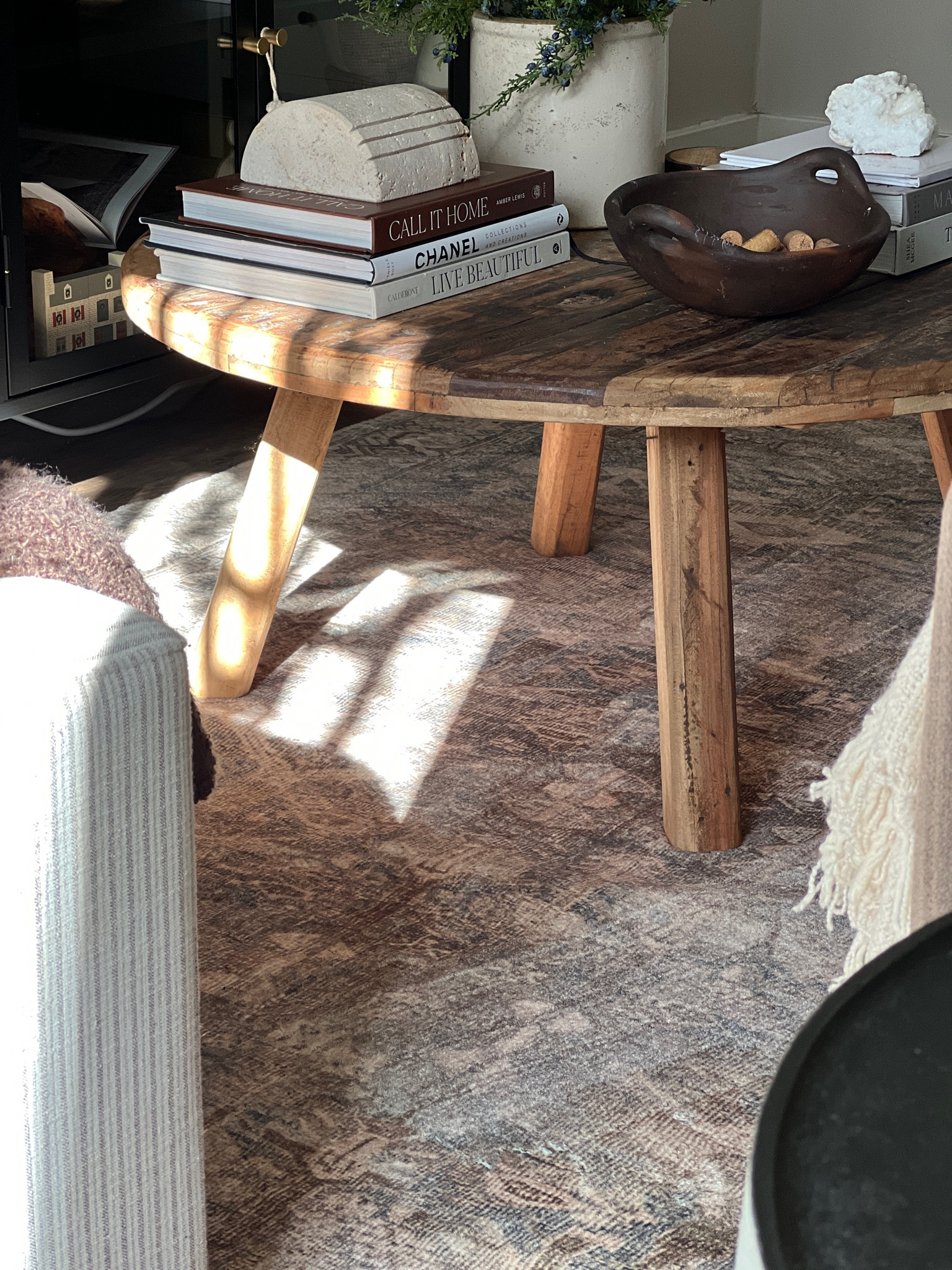 Cozy living room

Loloi rug
Margot


#LTKCyberWeek #LTKHoliday #LTKHome