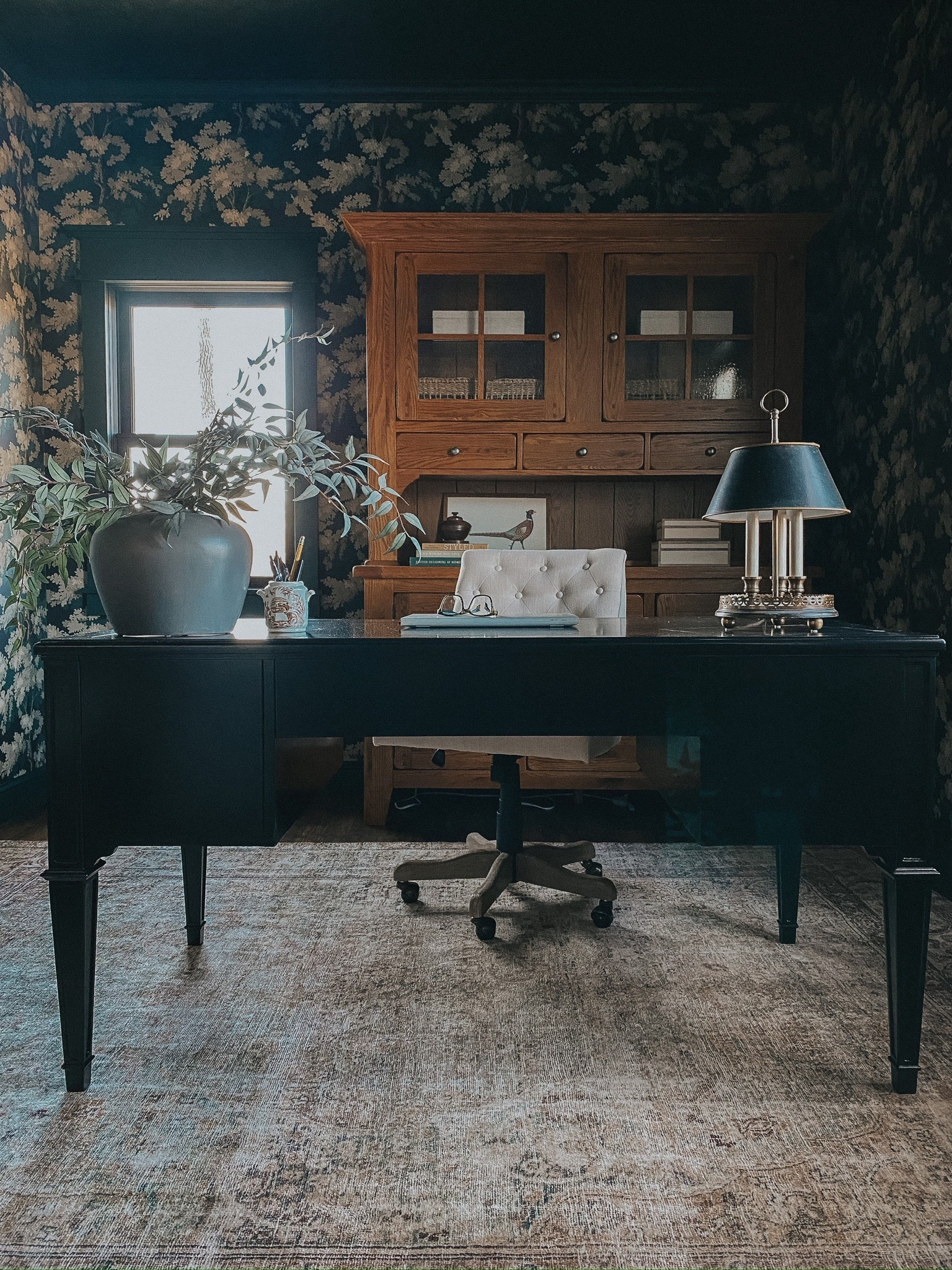 If you’ll remember, this room used to be a play area for the kids and a den. We converted it into an office and I absolutely love it! 

Links below! 
#office #homeoffice #desk #blackdesk #lamp #florals

#LTKHome #LTKFamily #LTKStyleTip
