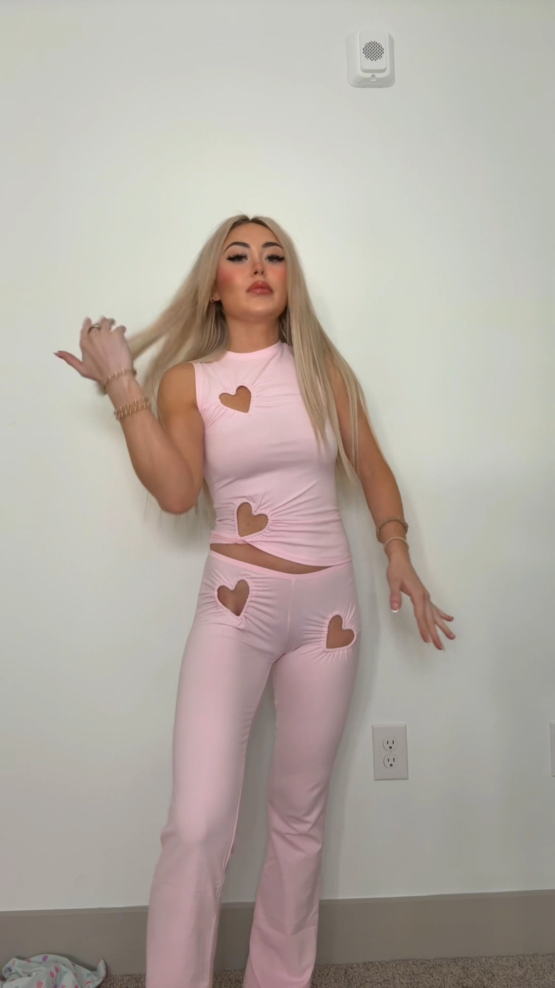 Wearing a xxs in the bottoms and xs in the top! 

#LTKU #LTKWatchNow #LTKStyleTip