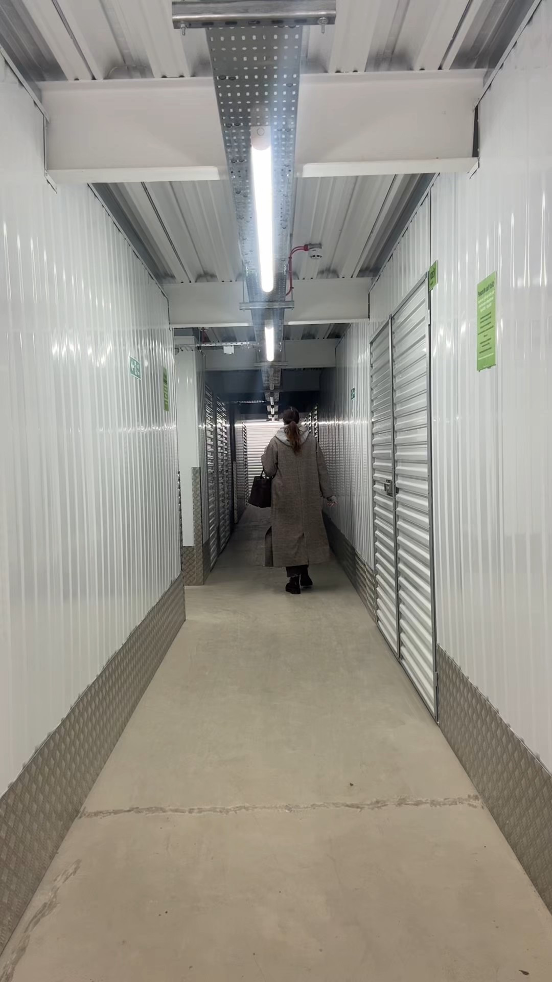 When the storage unit becomes a catwalk 📦📦

Autumn basics / autumn wardrobe / autumn capsule wardrobe / jeans / blazers / autumn coats / autumn style / knitwear / Argyle knit / over 40 fashion / autumn fashion / denim / wide leg jeans / jackets / trenchcoat / maxi coat / autumn styling 

🍂🦌🥮🤎🍄‍🟫👜

#LTKwinter #LTKstyletip #LTKuk