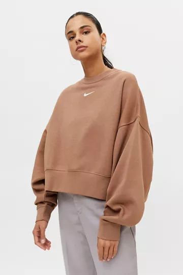 Nike Essential Fleece Crew Neck Sweatshirt | Urban Outfitters (US and RoW)