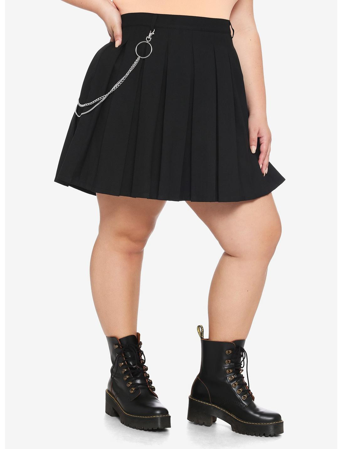 Black O-Ring Chain Pleated Skirt Plus Size | Hot Topic