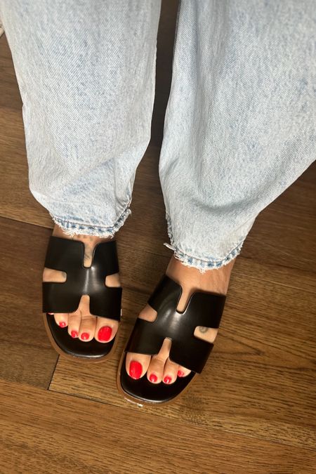 AMAZON SANDALS!! 

Black sandals 
Summer shoes 
Summer outfit 
Amazon find 

#LTKFindsUnder50 #LTKShoeCrush #LTKStyleTip