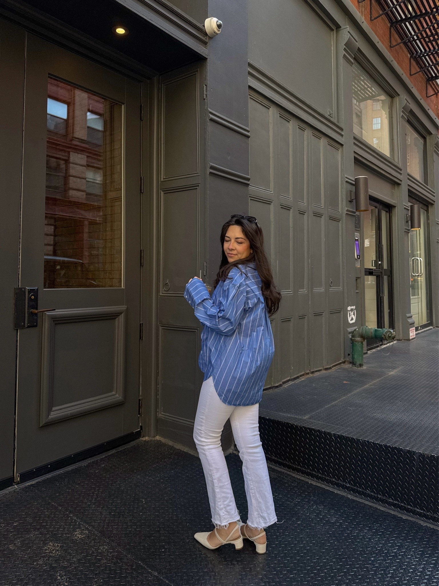 An easy summer outfit formula: oversized blue striped button-down + white denim + cream accessories. Classic, chic, and perfect for everything from coffee runs to weekend strolls. 💙☕️✨

#LTKSeasonal #LTKootd