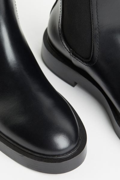 Chelsea boots | H&M (UK, MY, IN, SG, PH, TW, HK)