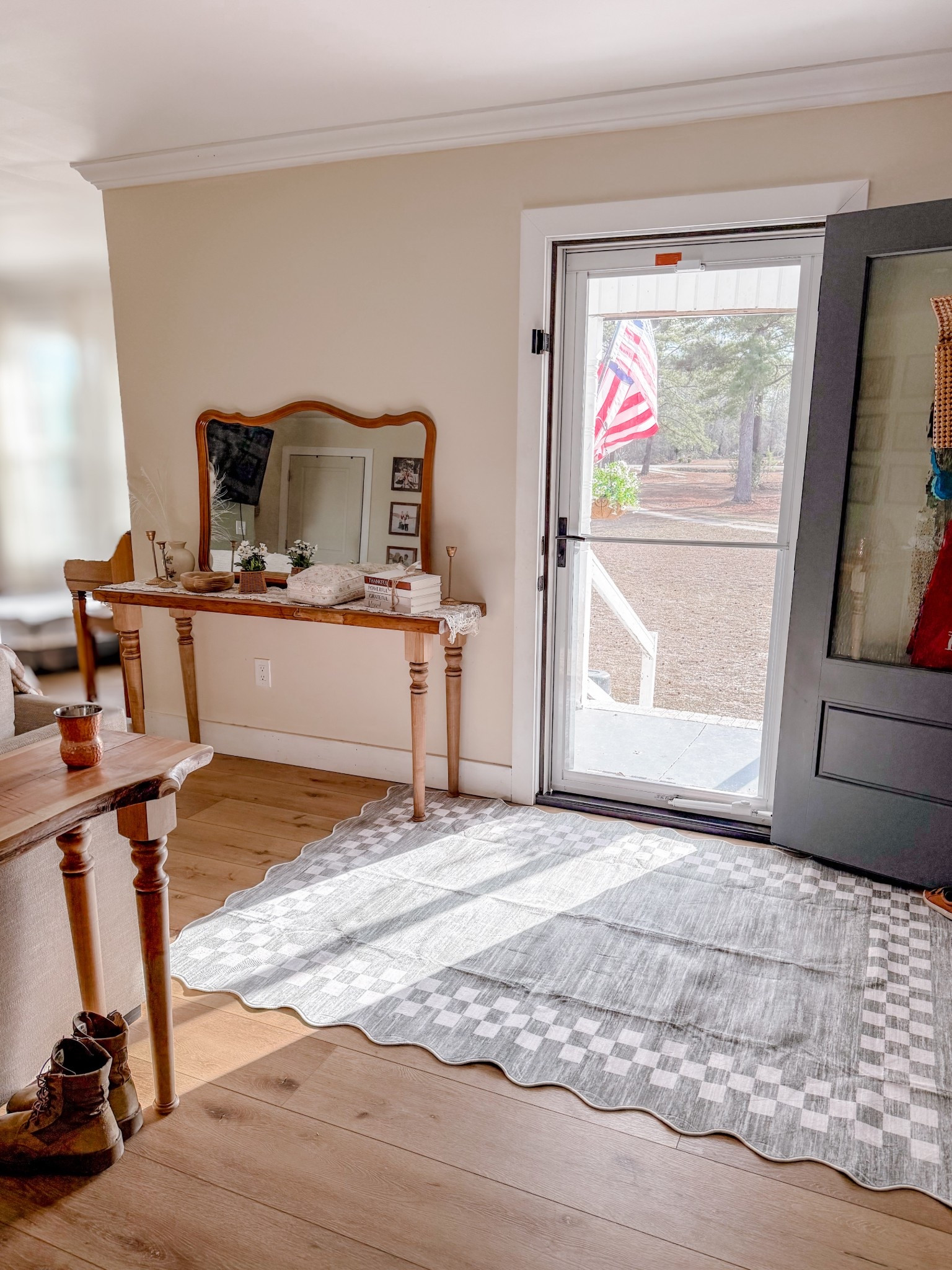 Cuuuute $33 entry rug!!!

#LTKHome #LTKmomlife #LTKdayinmylife