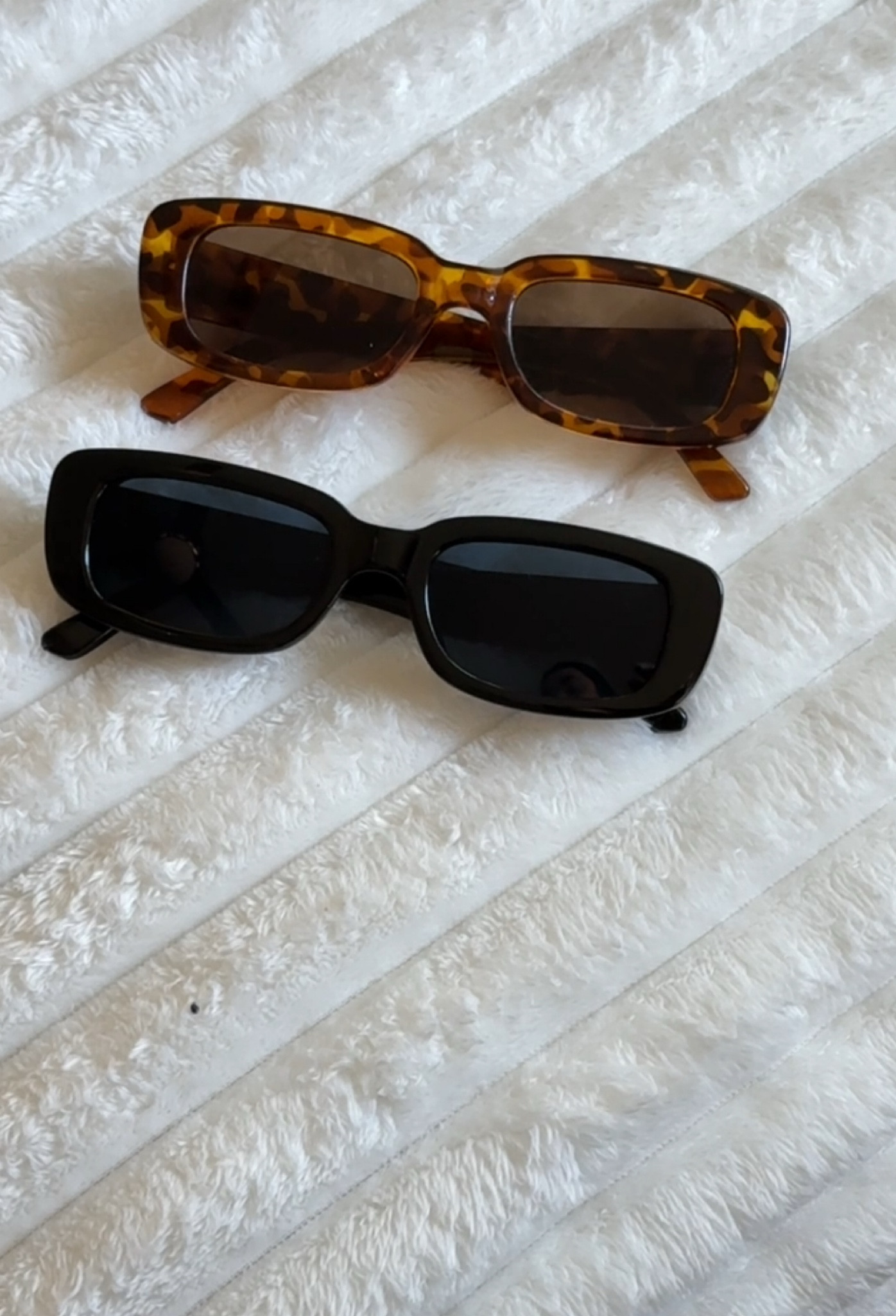 90s vibe - rectangle sunglasses 

#LTKStyleTip
