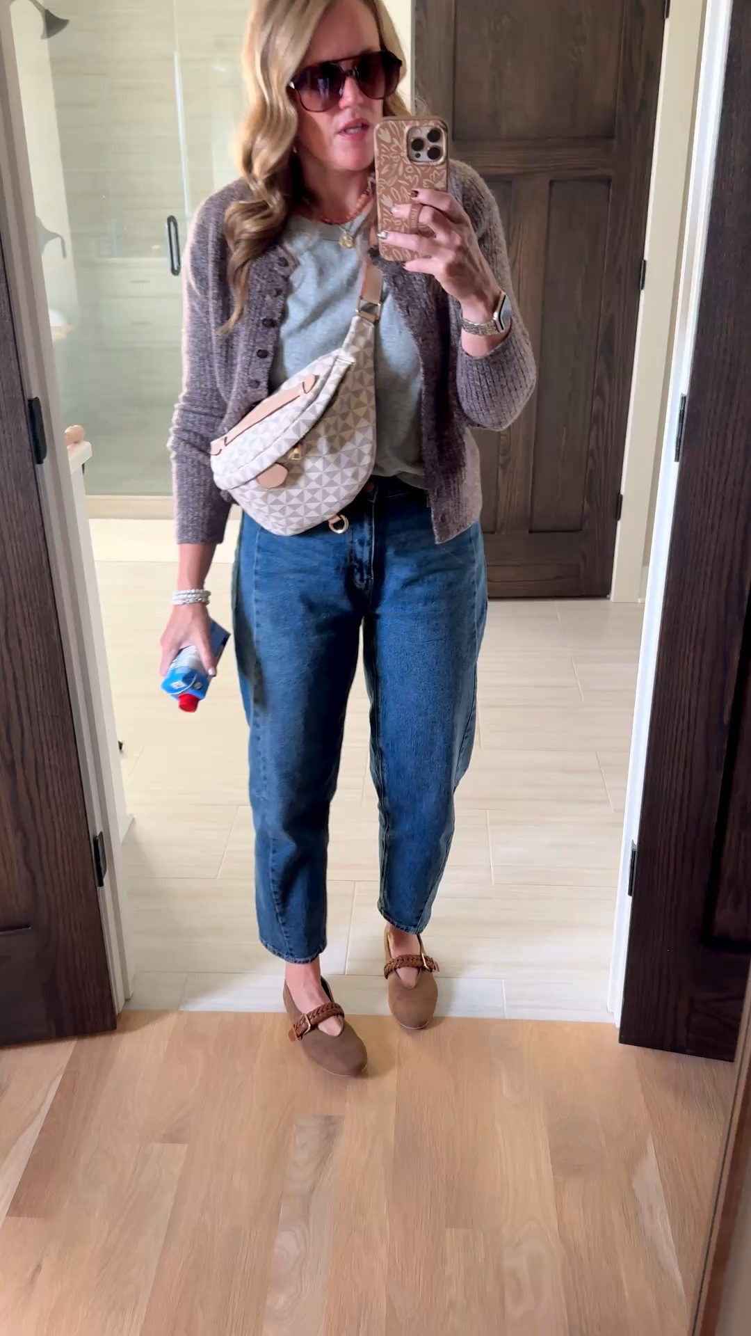 Today’s OOTD

Tops TTS, denim size down 1-2 sizes.