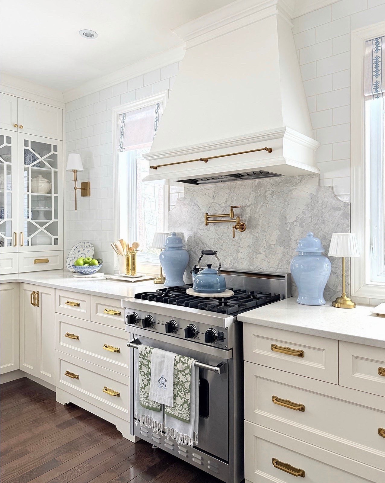 Chic spring kitchen blues and greens! Layered pattern and color for a chic mix!

#LTKspringtrends