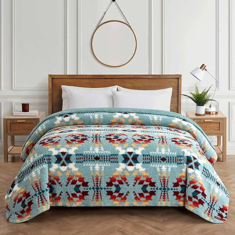 Pendleton Legend Lake Aqua Sherpa Fleece Blanket (Queen (U.S. Standard)) | Amazon (US)