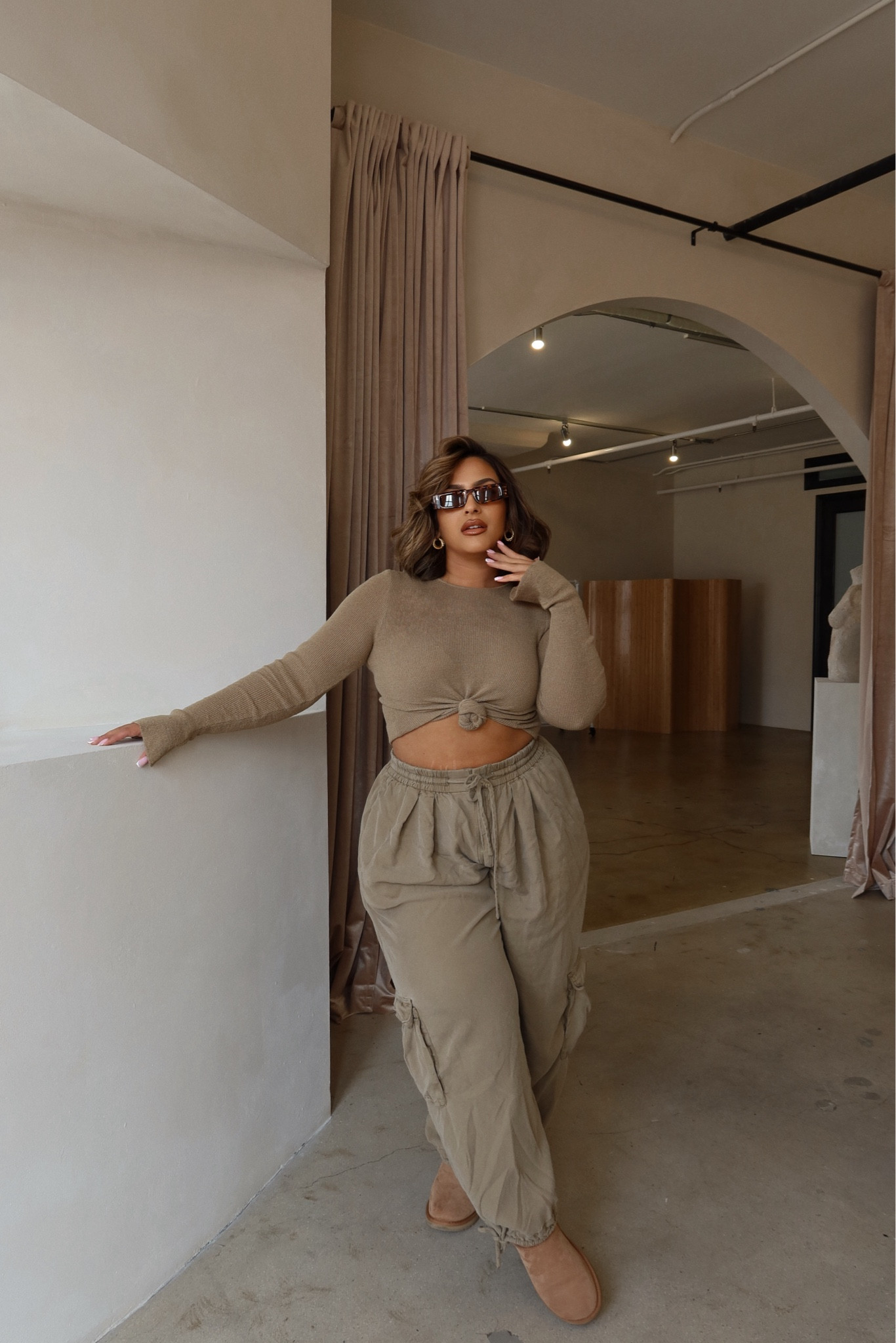 Office OOTD! Size large in the top and size X-large in the pants 🤍