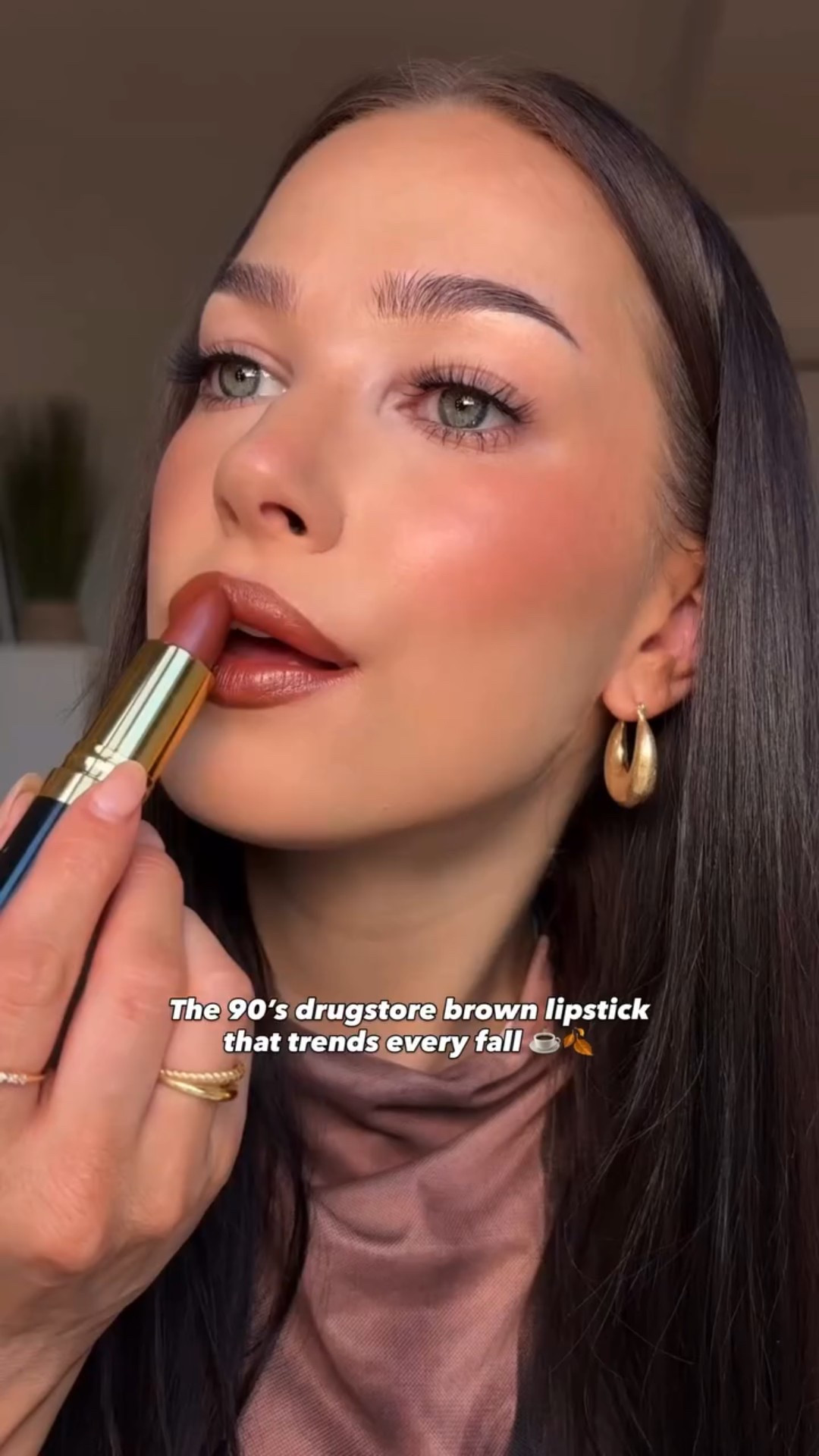 The lipstick that defined the 90’s… and every fall since ☕️🍂

@revlon 300 Coffee Bean 🤎

#revlon #revlonlipstick #90smakeup #falllipstick #falllipcombo #drugstoremakeup #drugstorelipstick #drugstorelipcombo 

#LTKdatenight #LTKcanada #LTKgiftguide