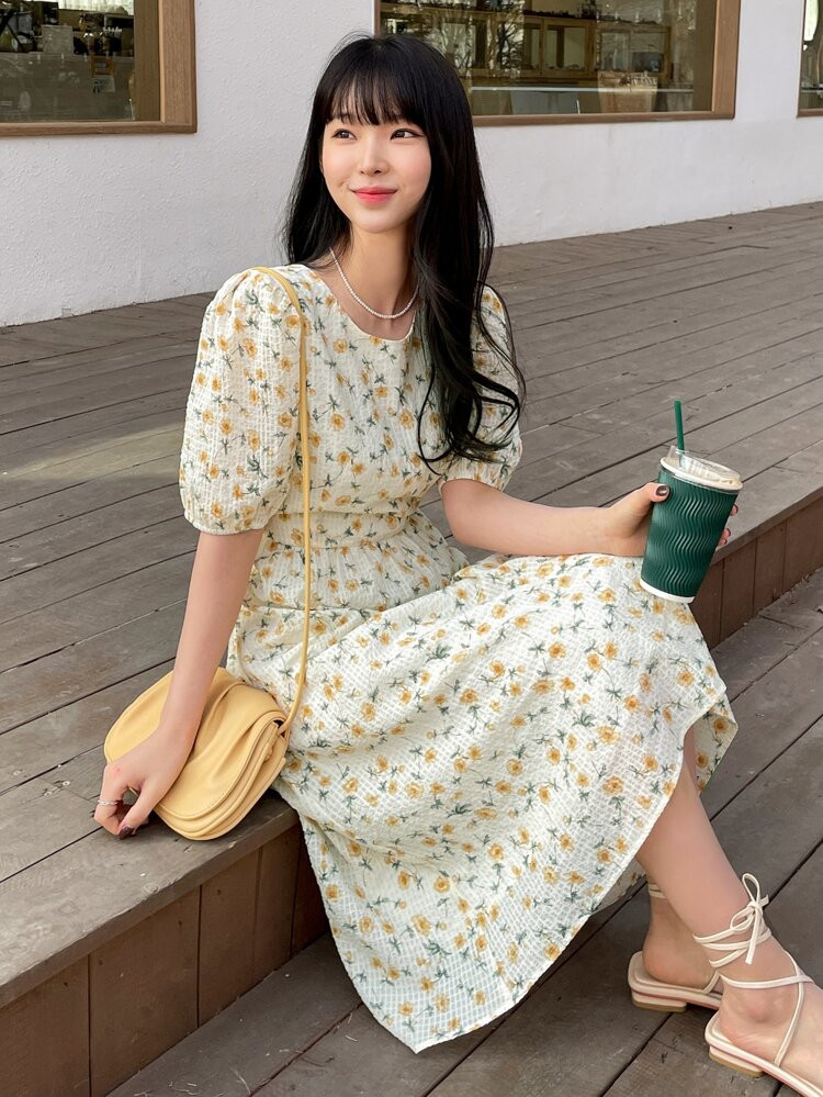 DAZY Ditsy Floral Print Puff Sleeve Tie Back Dress | SHEIN