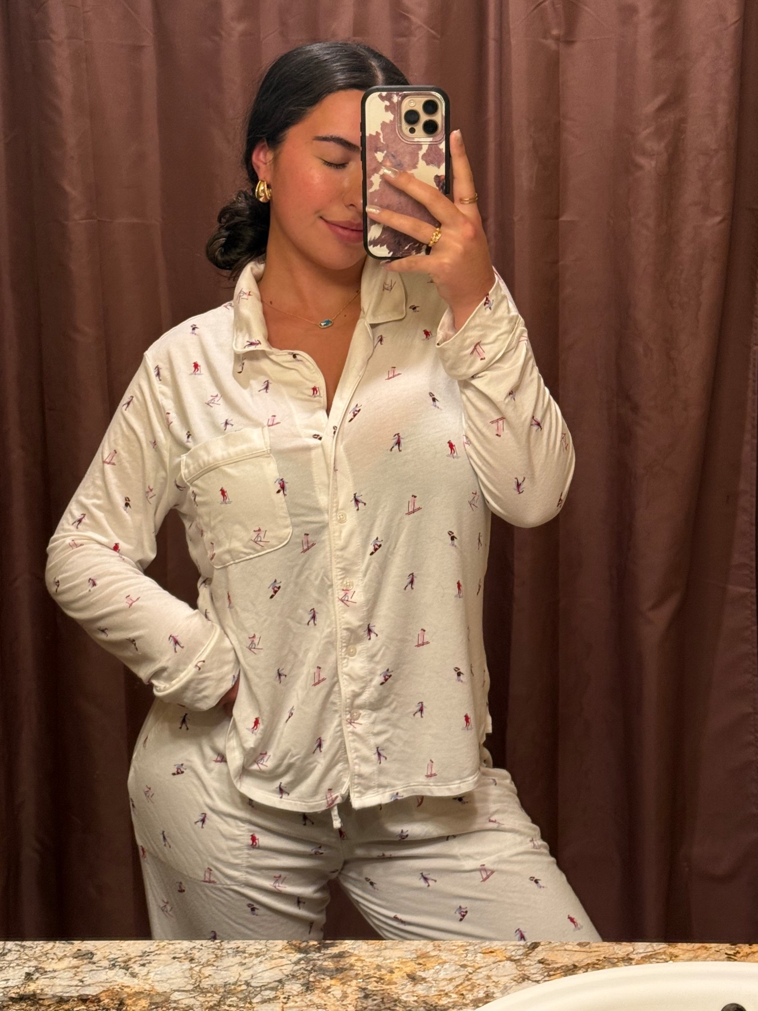 The perfect Christmas pj set ⛷️❄️
SO SOFT! Got a size L

#LTKmorningroutine #LTKHoliday #LTKFindsUnder50