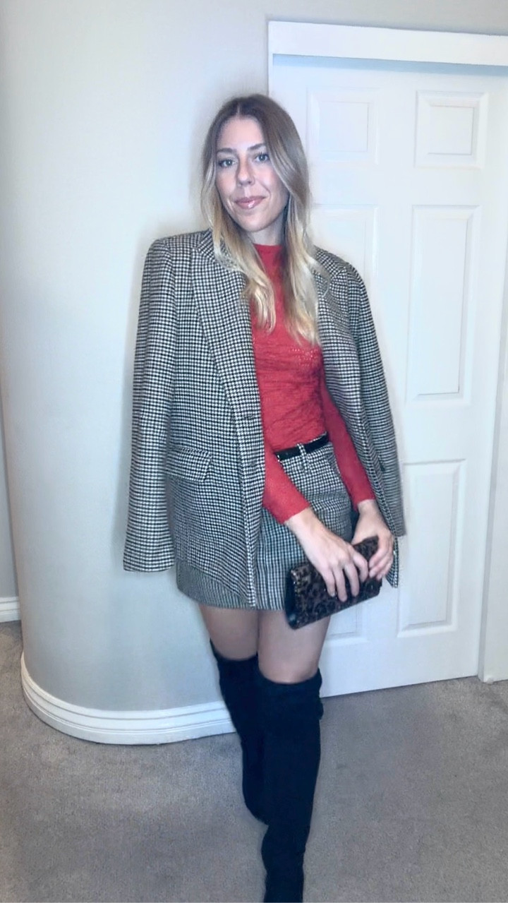 “As if” ❤️ I had so much fun with this Valentine’s Day look! And keeping my closet fresh with renttherunway makes it effortless✨ #rtrpartner

#rtrmuse #valentinesday #momstyle #valentineslook