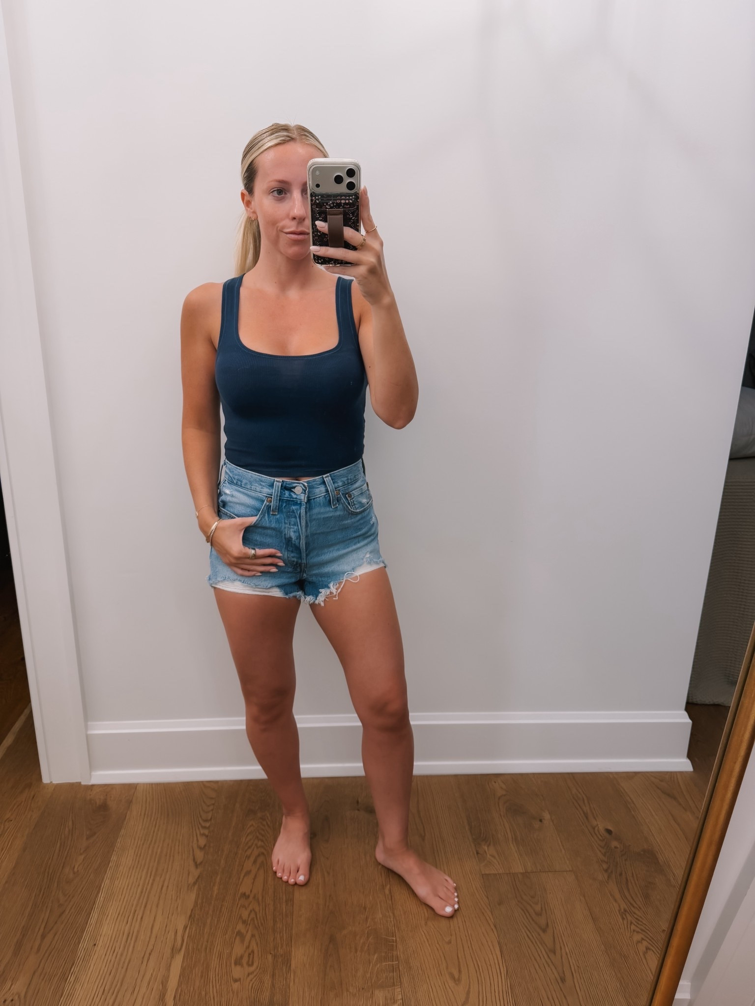 Just a summer loving gal in my favorite Levi’s ☀️

#LTKSeasonal #LTKdayinmylife #LTKPetite