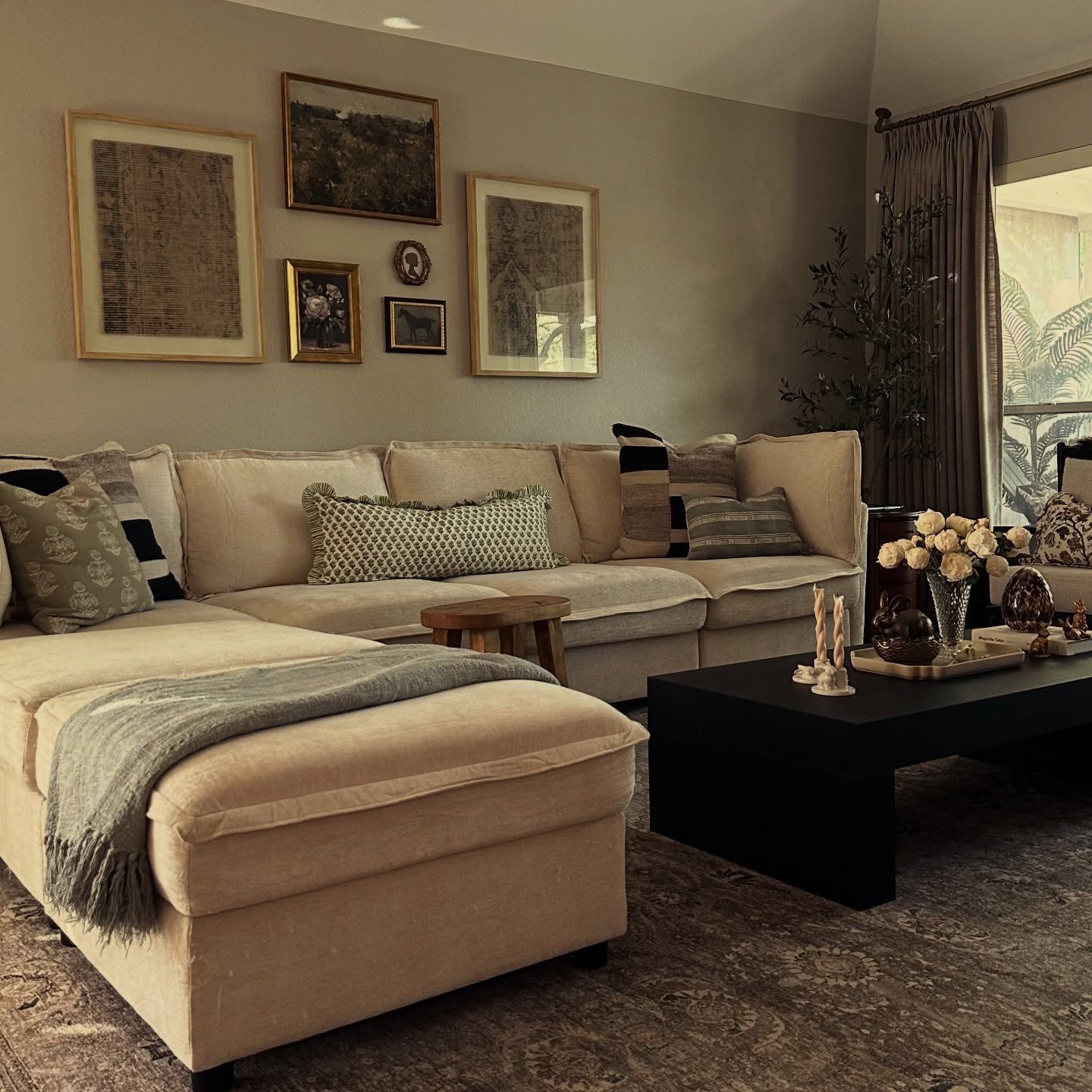 Happy Wednesday! 🌼
 
Made it half way thru the week already! 
Sharing some of my favorite home views lately! Welcome to my home! 🏡😊🖤

Hope everyone has a wonderful week! ✨✨✨

#home #homedecor #homeinterior

#LTKHome #LTKSeasonal