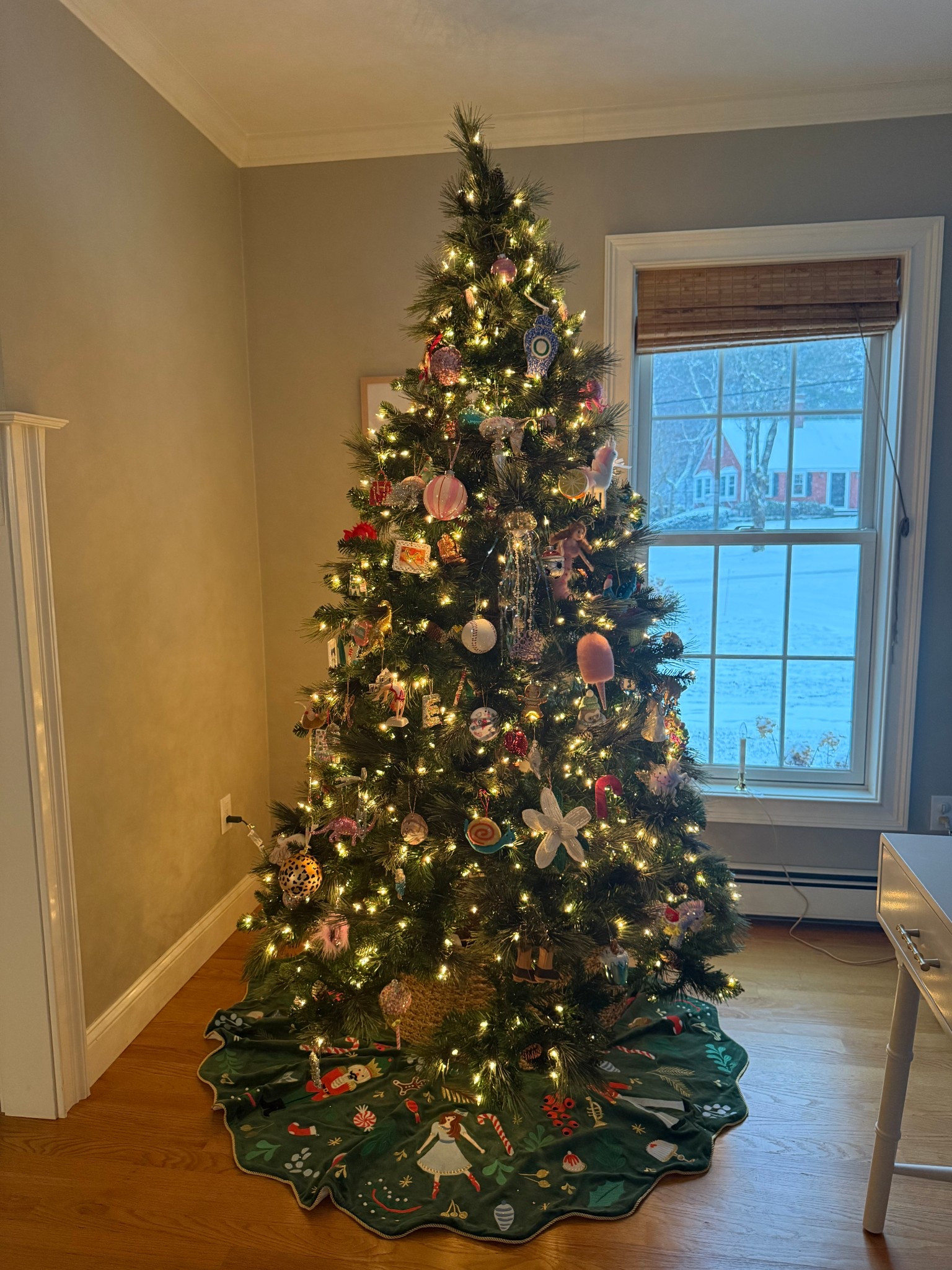 Tree is up! And on super sale ! Pre lit/ easiest thing ever !



#LTKSaleAlert #LTKGiftGuide #LTKHoliday