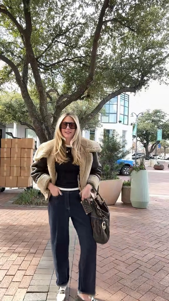 Love this look for errands. Linked my fav Walmart finds too!


#LTKFindsUnder50 #LTKootd #LTKdayinmylife