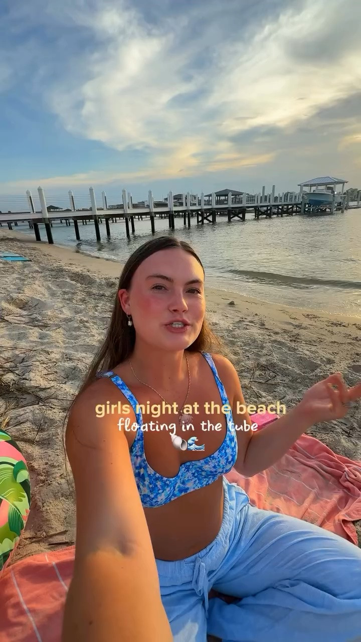 Always use my shark banz at the beach  🐬🌅🪸 #beach #wrightsvillebeach @sharkbanz @funboy

#LTKSwim