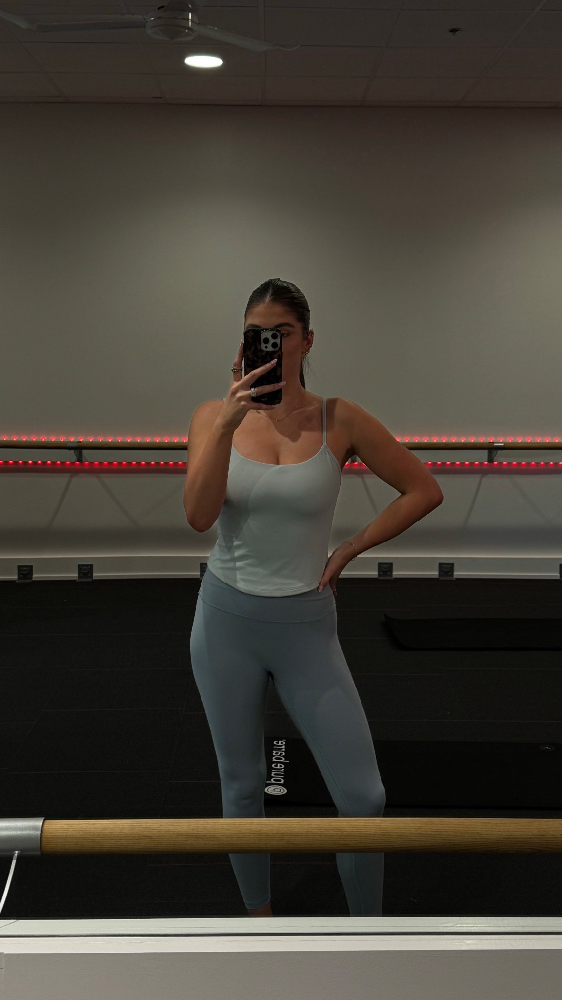 Workout set, Gold Hinge 

#LTKActive #LTKStyleTip #LTKFindsUnder100