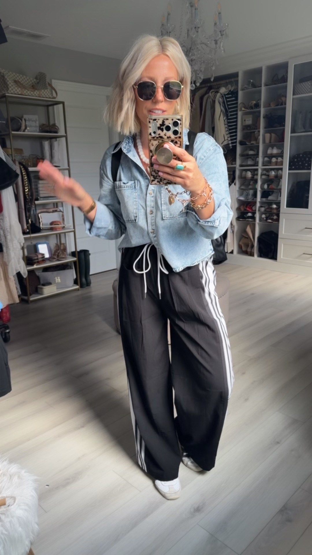 Field trip OOTD!!
⬇️⬇️⬇️
Top medium
Pants (medium - could have done small)

#LTKmomlife #LTKSaleAlert #LTKootd