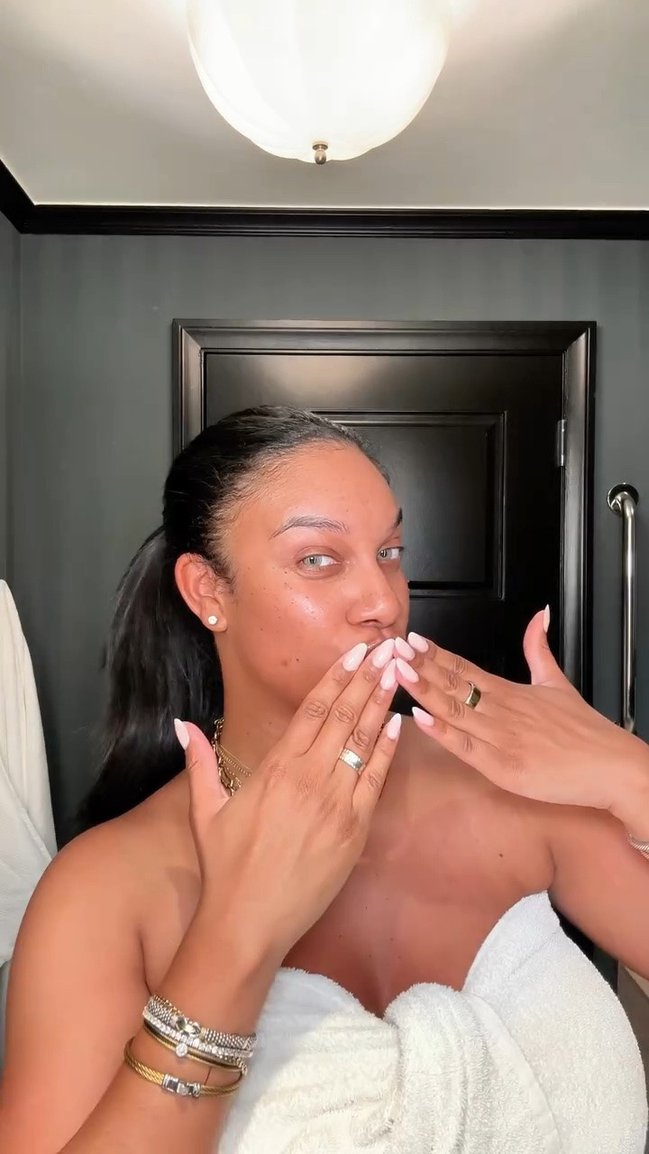 nighttime travel skincare ✨

#nighttimeskincare #travelskincare #skincareroutine #luxuryhotel #eveningskincare

nighttime skincare | travel skincare | evening skincare routine | luxury hotel stay | self care routine | travel beauty routine |

#LTKgrwm #LTKootd #LTKselfcare