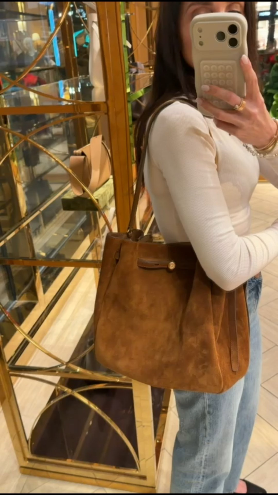 Tory Burch Romy Bucket Bag.

tory burch bag, everyday bag, suede bag, designer bag, annabrstyle.

#LTKOver40