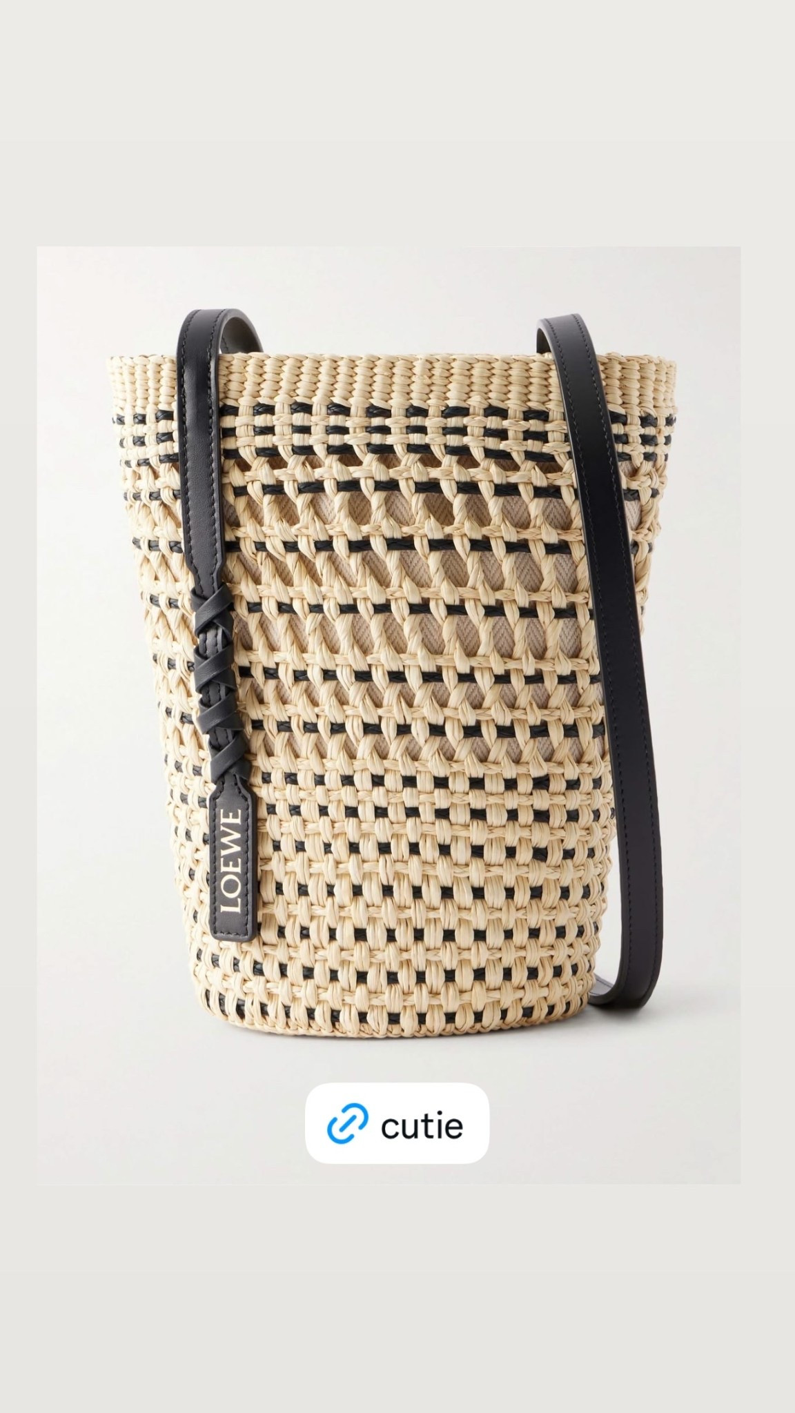 Cute leather-trimmed raffia shoulder bag for summer 😍

#LTKootd #LTKgrwm #LTKSeasonal