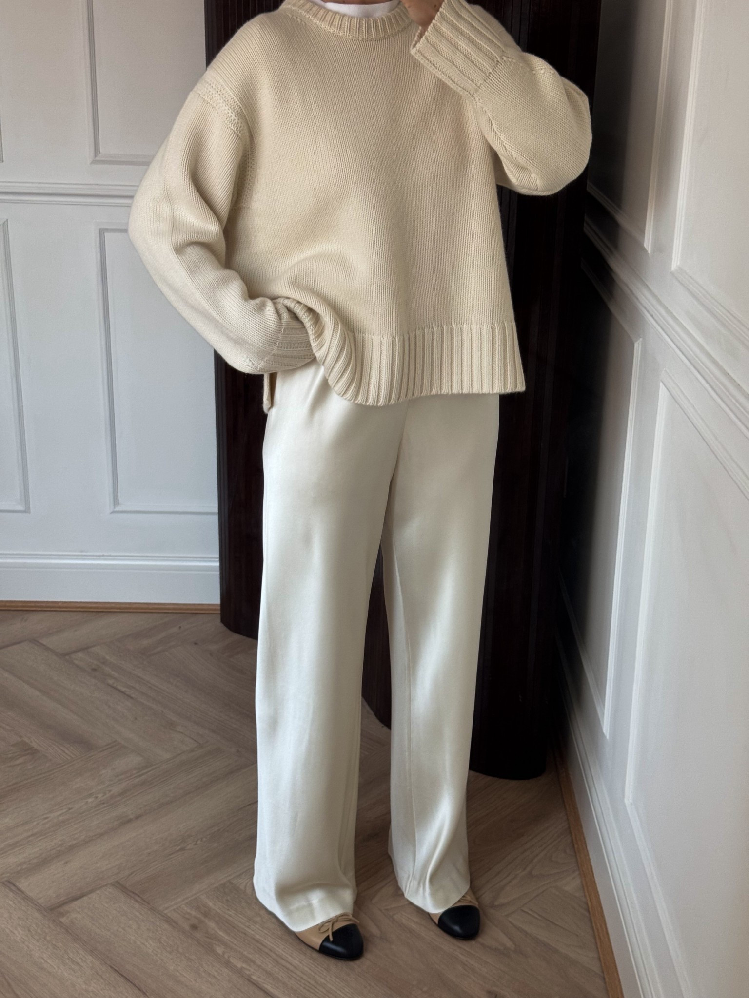 My favourite silk trousers I wear on repeat! I’ve linked some alternatives for you 🤍
I wear a size 8 


#LTKstyletip #LTKspring #LTKuk