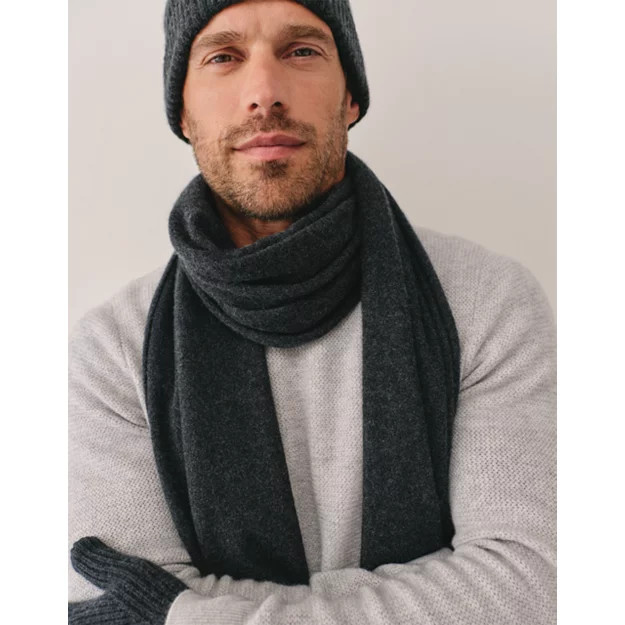 Men's Cashmere Essential Scarf | The White Company UK & ROW
