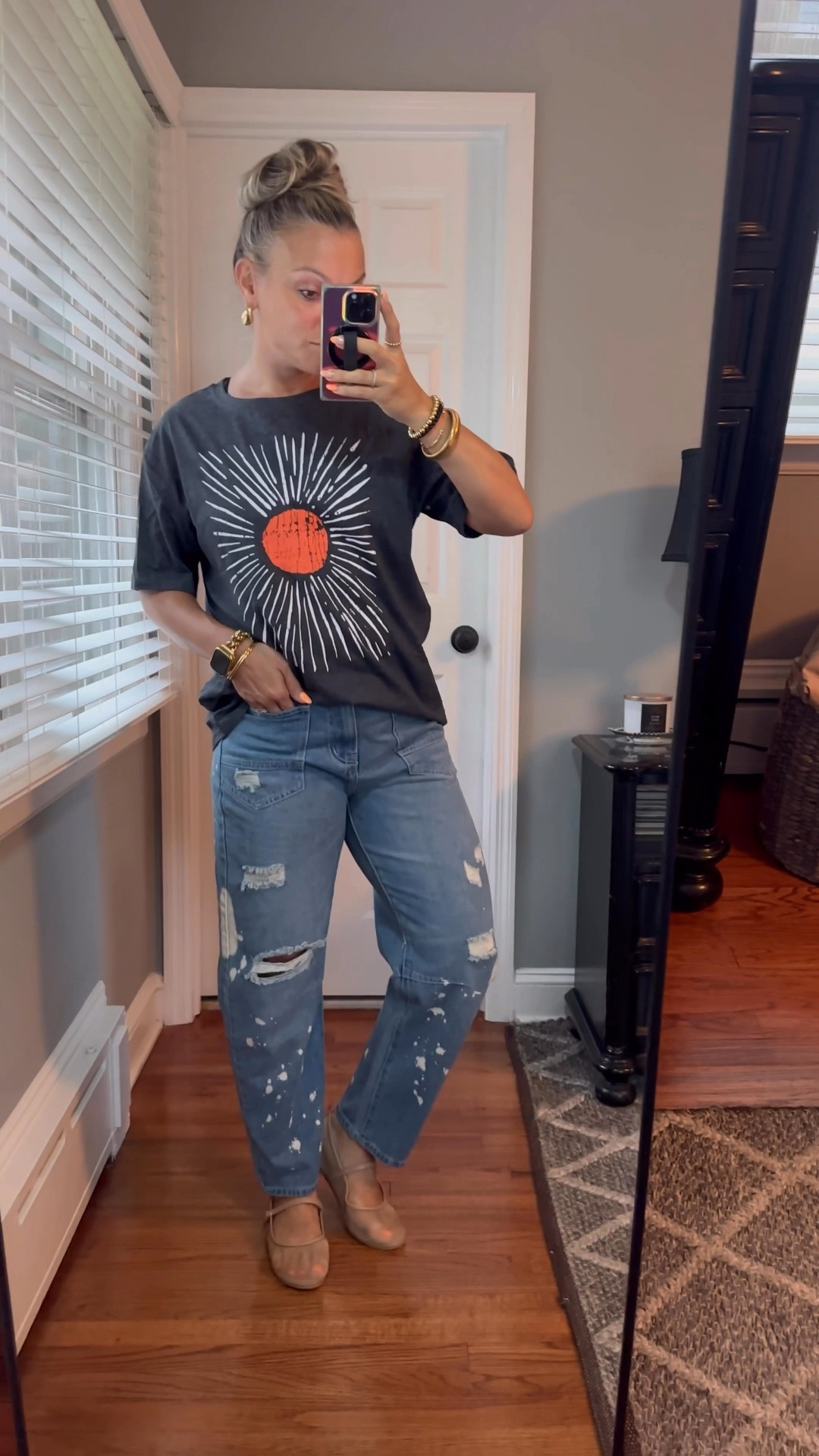 Latest Amazon Finds that will transition to Fall. All run tts. First tshirt, I’m wearing a small and it is oversized. So can size down. I’m 5’5” for reference. White barrel pants are high waisted. 