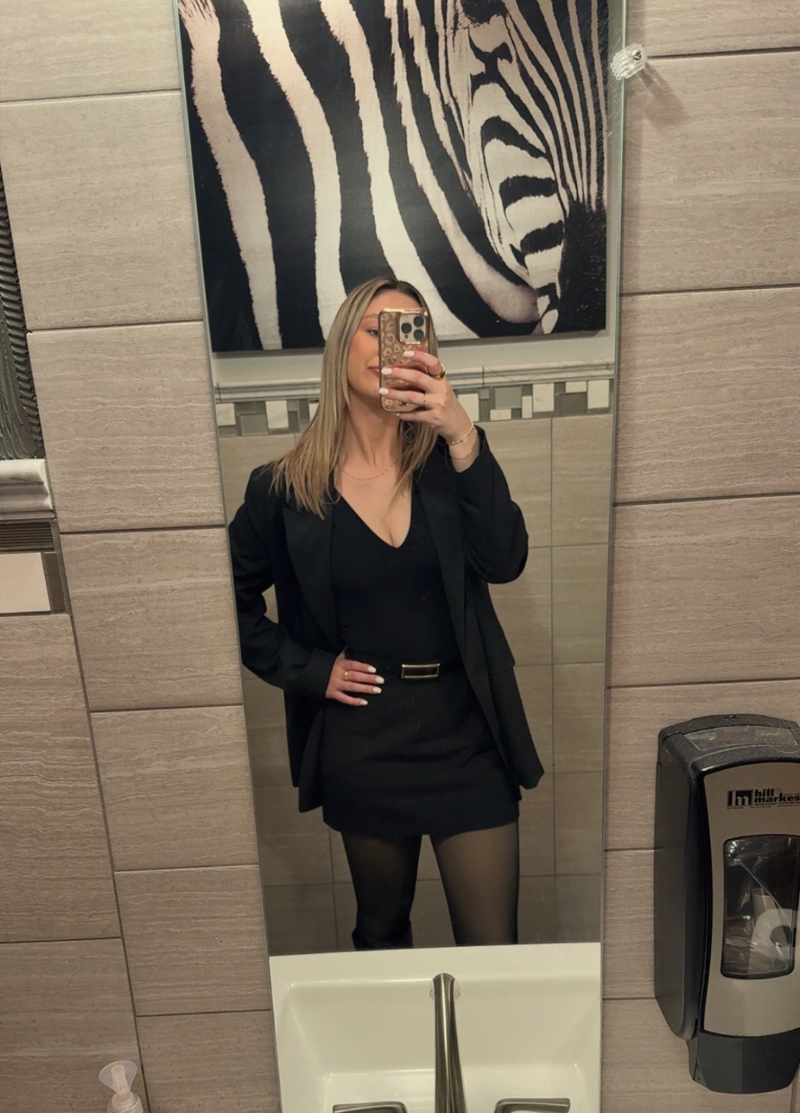 Going out fit for my girlie’s 25th!

Blazer is H&M from the consignment shop, but I tried to tag some similar!

#LTKootd #LTKFindsUnder50 #LTKWorkwear