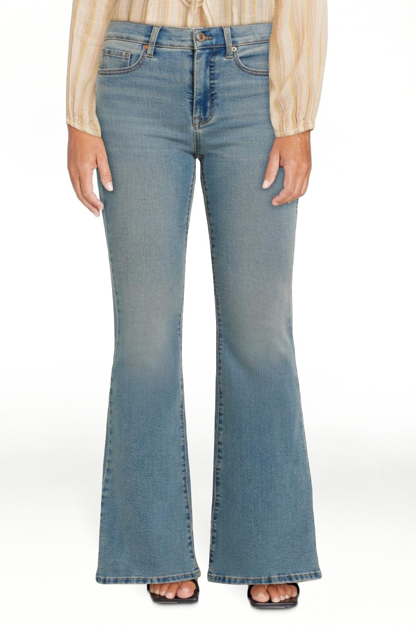 Jessica Simpson Women's and Women's Plus Daisy Fitted Flare Jeans, 30.5", 32.5", and 34.5" Inseam... | Walmart (US)