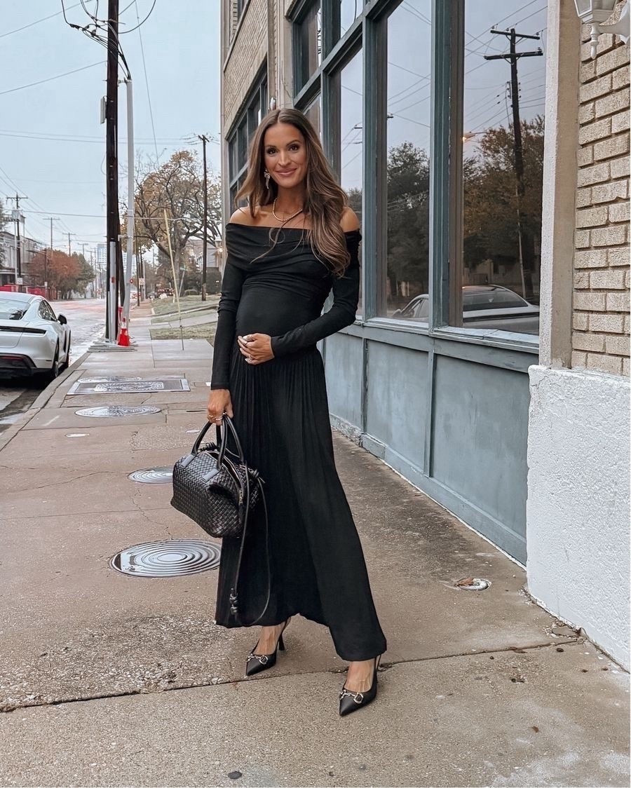 saw the short sleeve version of this stunning dress is an extra 30% off! 😍

#LTKBump #LTKSaleAlert