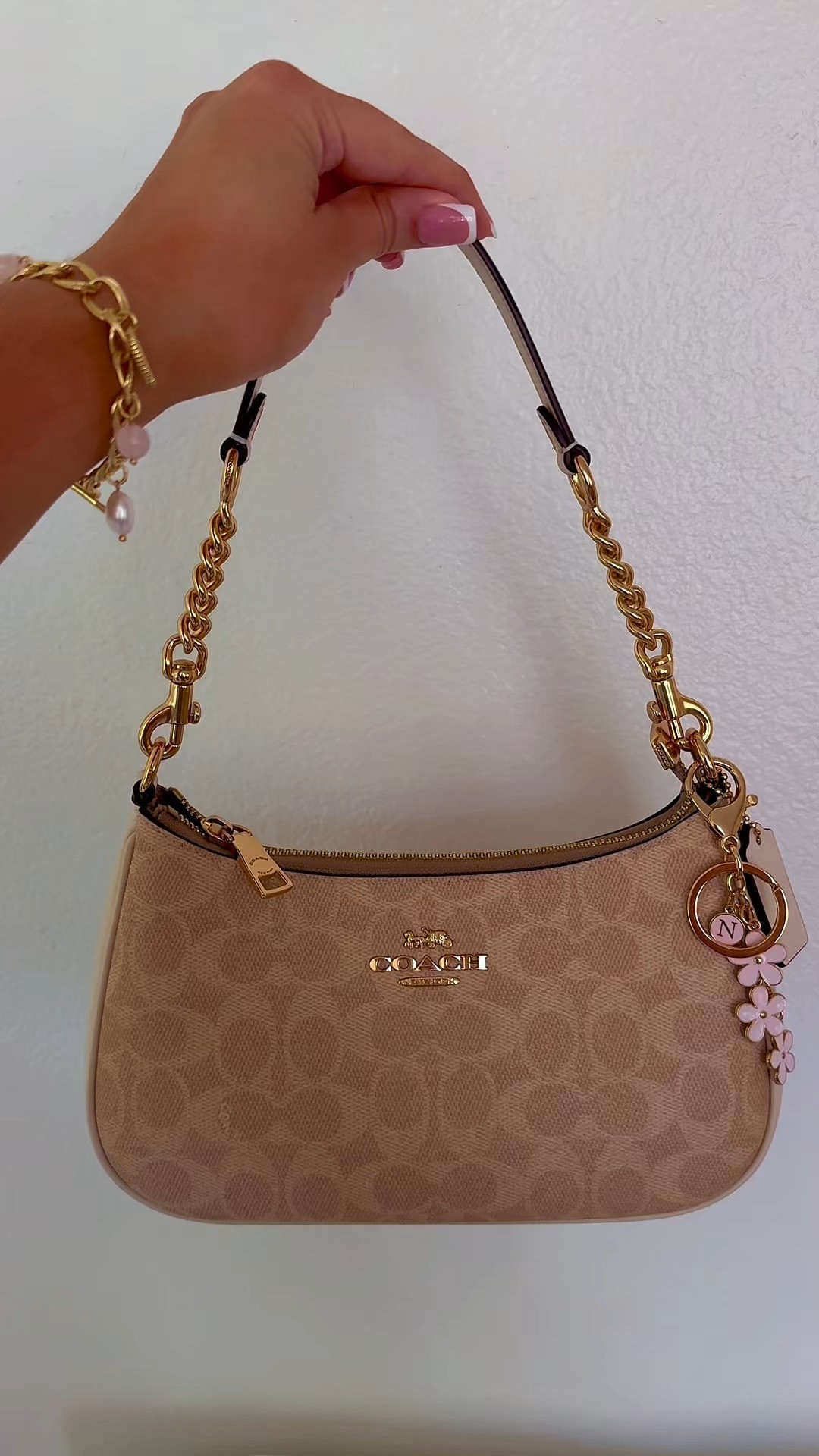 pov: your favorite coach purse is back in stock!! 😍✨✨
#coach #coachpurse #shoulderbag #coachoutlet

#LTKSaleAlert
