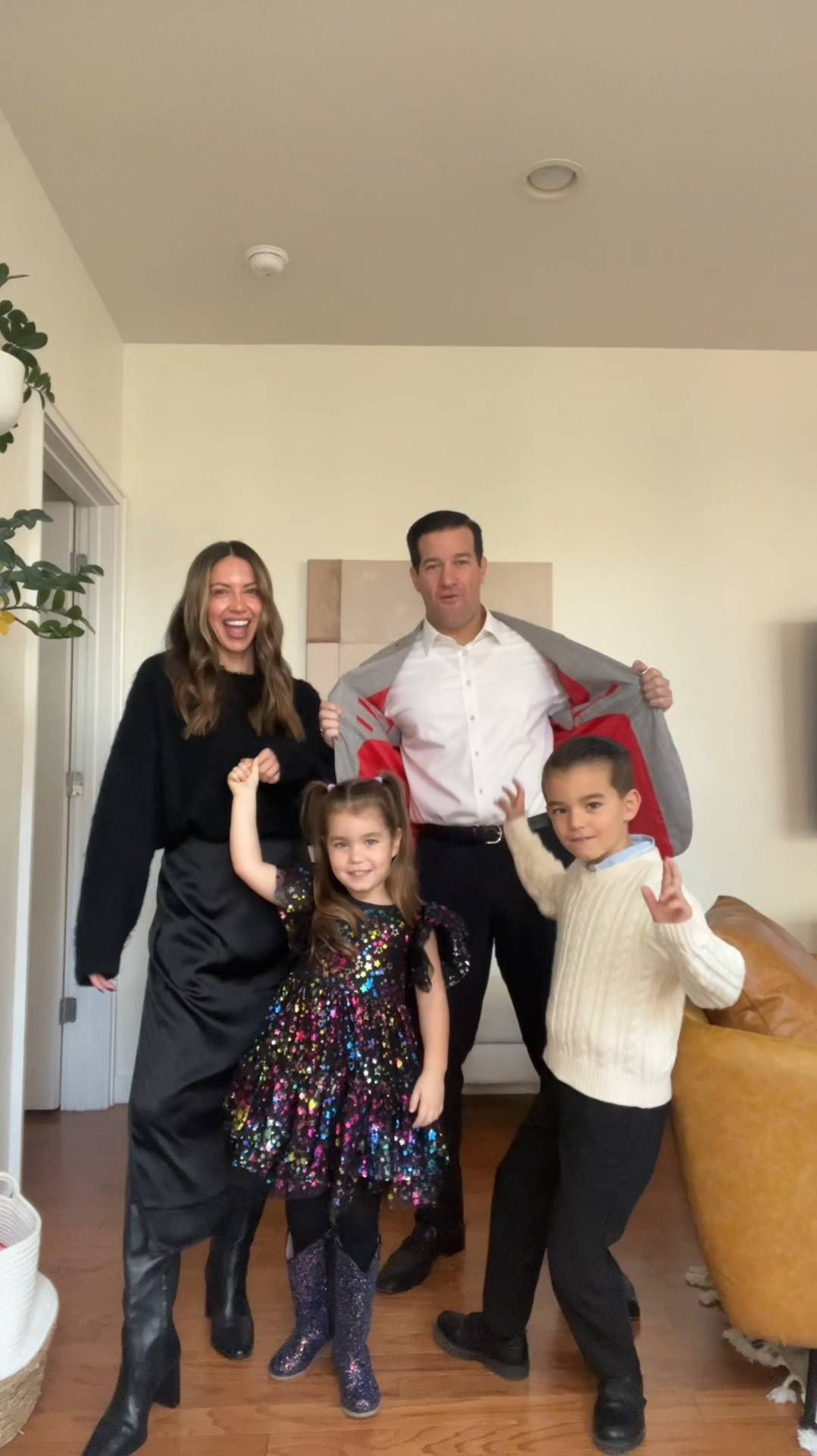 Santa Brunch family fit check 🖤

#LTKHoliday #LTKSeasonal #LTKFamily