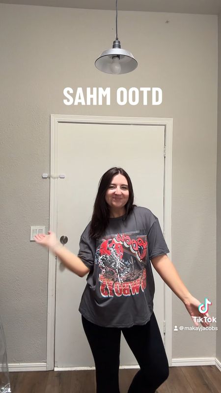 SAHM OOTD | Outfits for Moms | Casual Outfits | Basics | 

#LTKstyletip #LTKU #LTKActive