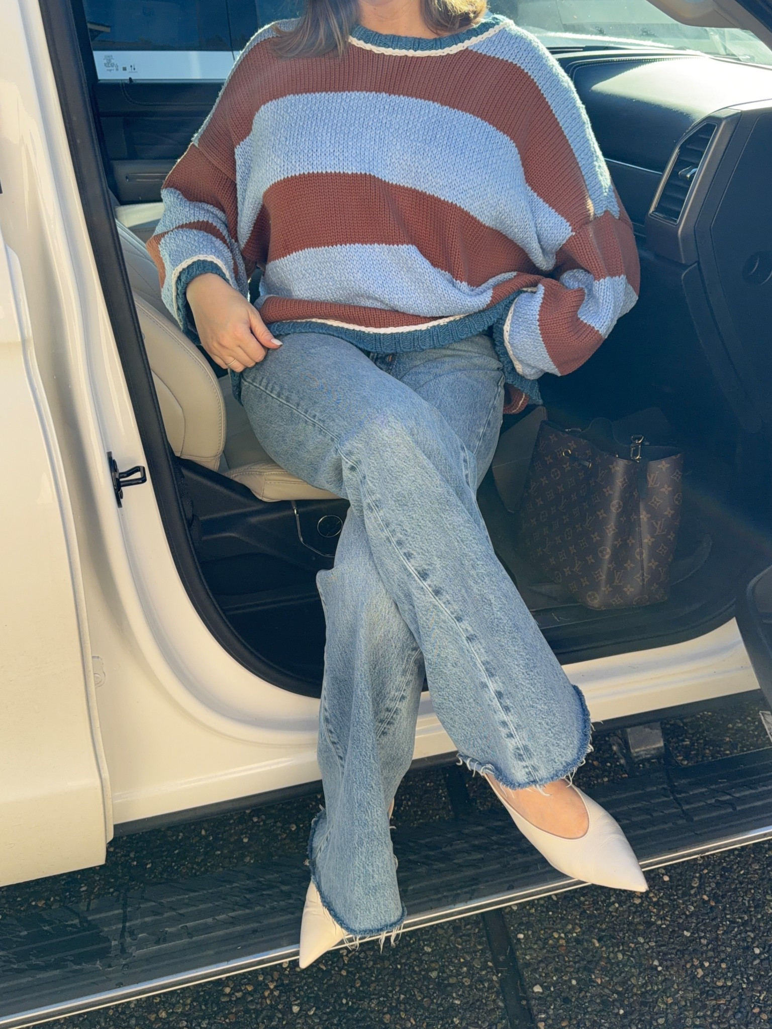 Casual but put together outfit for church today! Sweater size M free people it’s nice and oversized and a cozy knit I linked similar cause it’s out of stock in this color . Jeans true to size they have great stretch and I love the slight flare. Linking similar kitten heels these are two years old and I wear them with everything! 

#freepeople #momstyle #bresheppard #shorthair #kittenheels #bootlegjeans #sweater #churchoutfit  
