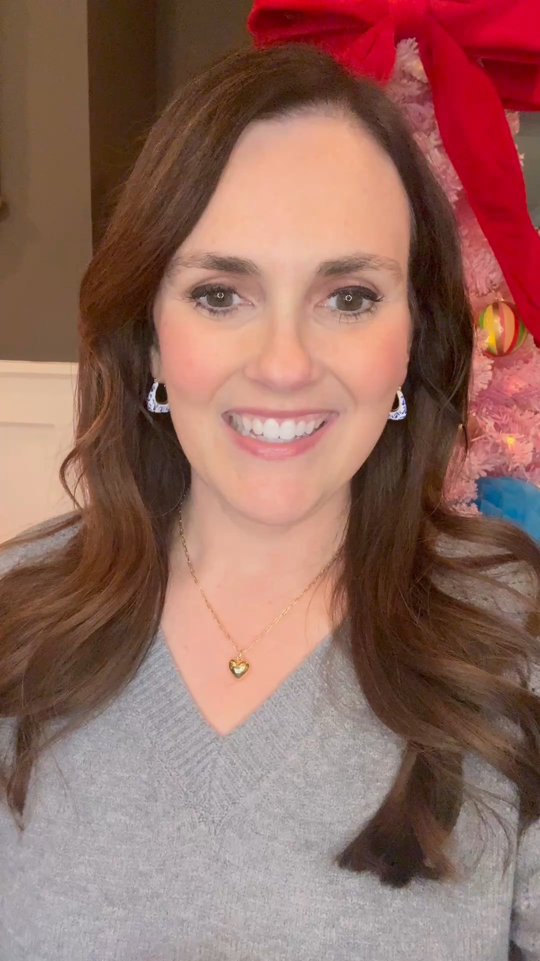 Looking for the perfect gift? Or a treat for yourself? I am obsessed with these gorgeous earrings and necklace from Ana Louisa! So beautiful and feminine, they pair well with every look, and they’re on sale now!



#LTKSaleAlert #LTKootd #LTKGiftGuide