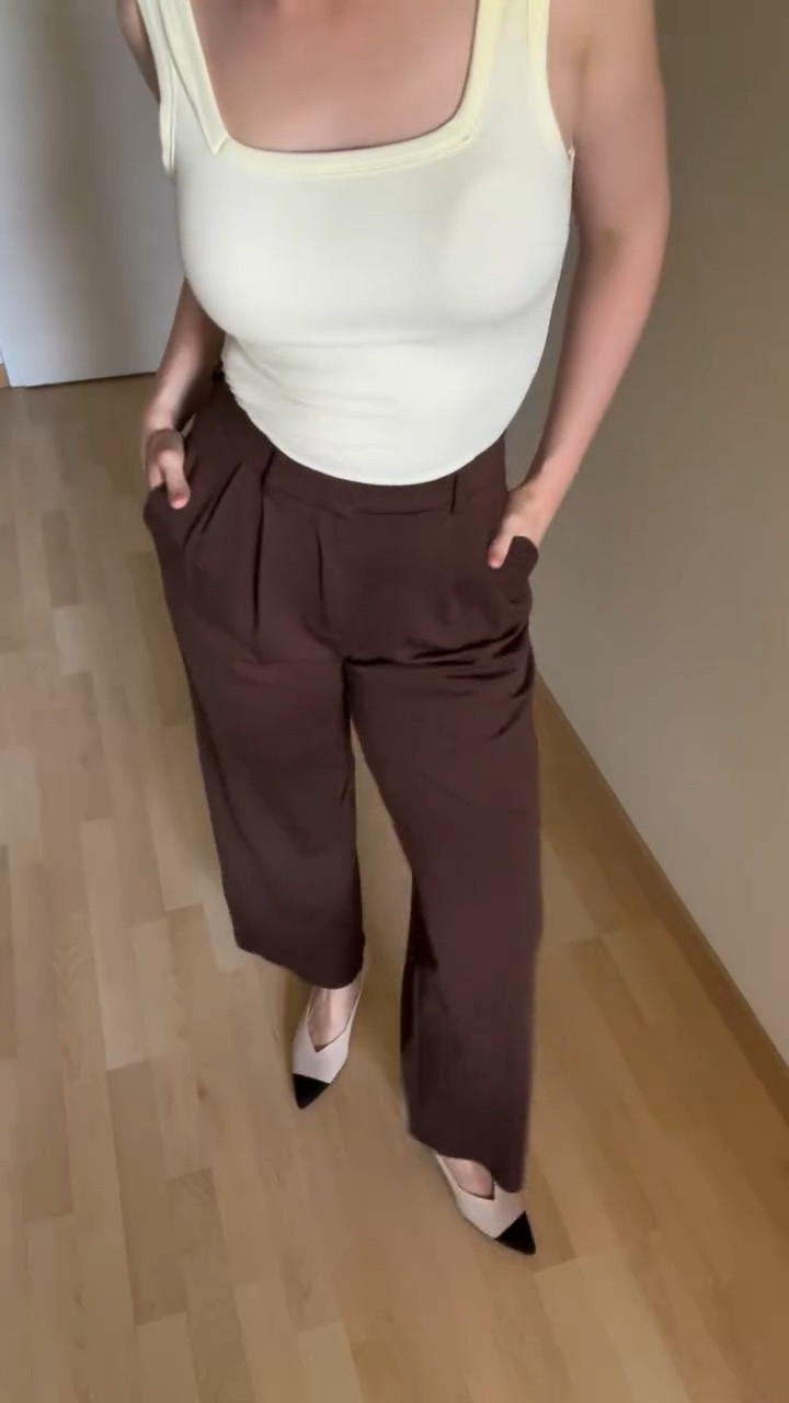 Looking for the perfect long pants for summer? I found them at @ogl_move — and they go with everything.

☁️ White = always a good idea
🍫 Chocolate = bold but so easy to style (I paired it with butter yellow — obsessed).

Which one would you pick? Don’t forget: link in my highlights for 20% off.

#outfit #fashion #streetstyle #ootd #ingrwm #fashioninspiration #zurich #fashionblogger #lookoftheday #fashiondiaries #swissinfluencer #switzerland #swiss_bloggers #zürich #ogl #oglmove #inmyogl