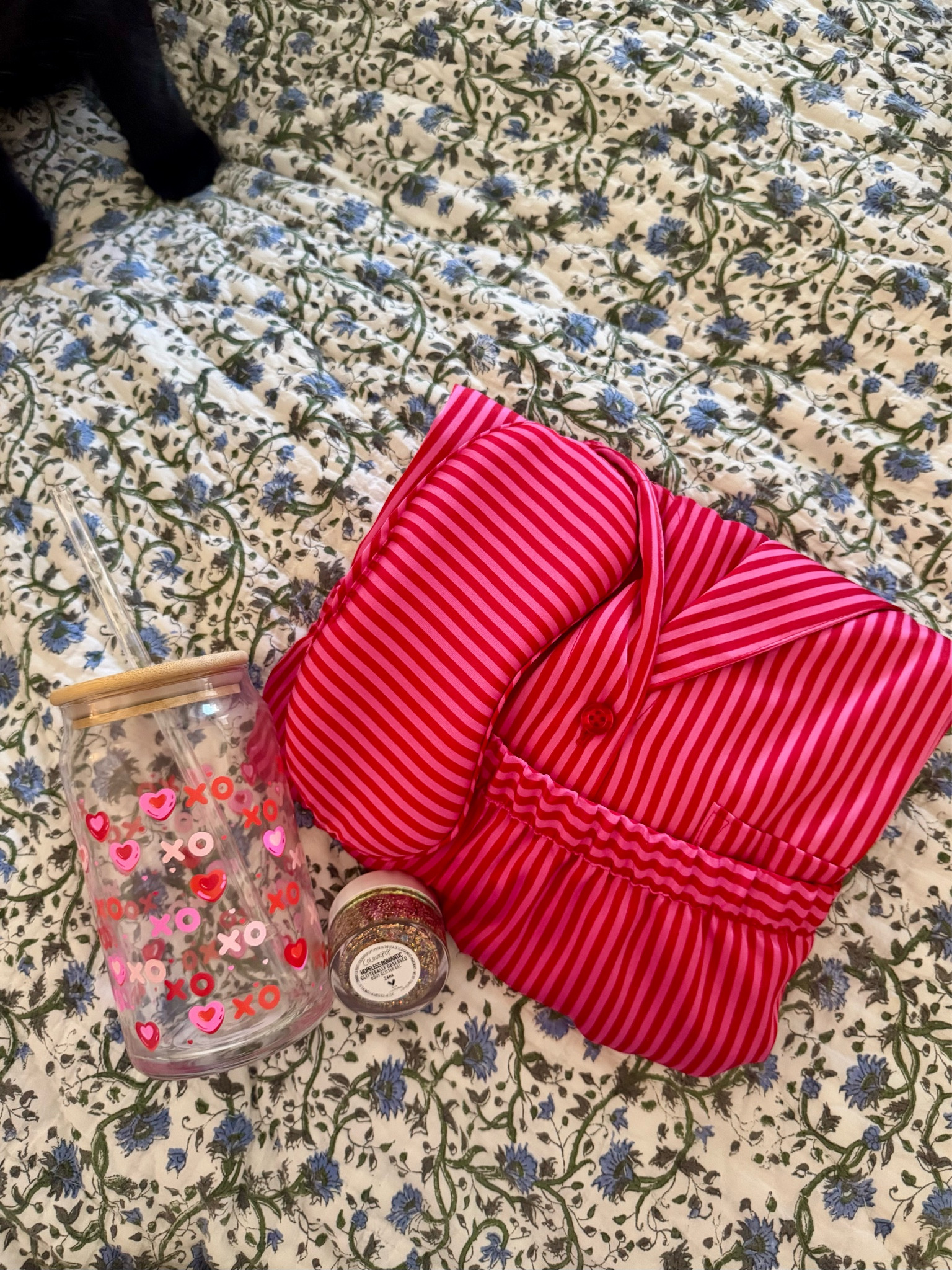 Valentine’s Day loungewearr

#LTKGiftGuide #LTKSeasonal #LTKFindsUnder50